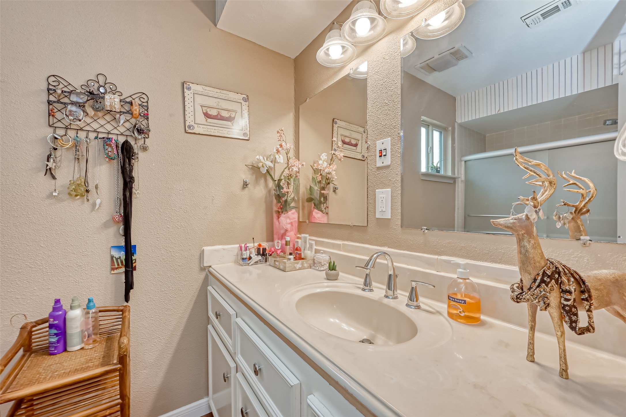 Third full bath - If you have additional questions regarding 14339 Duncannon Drive  in Houston or would like to tour the property with us call 800-660-1022 and reference MLS# 15964608.