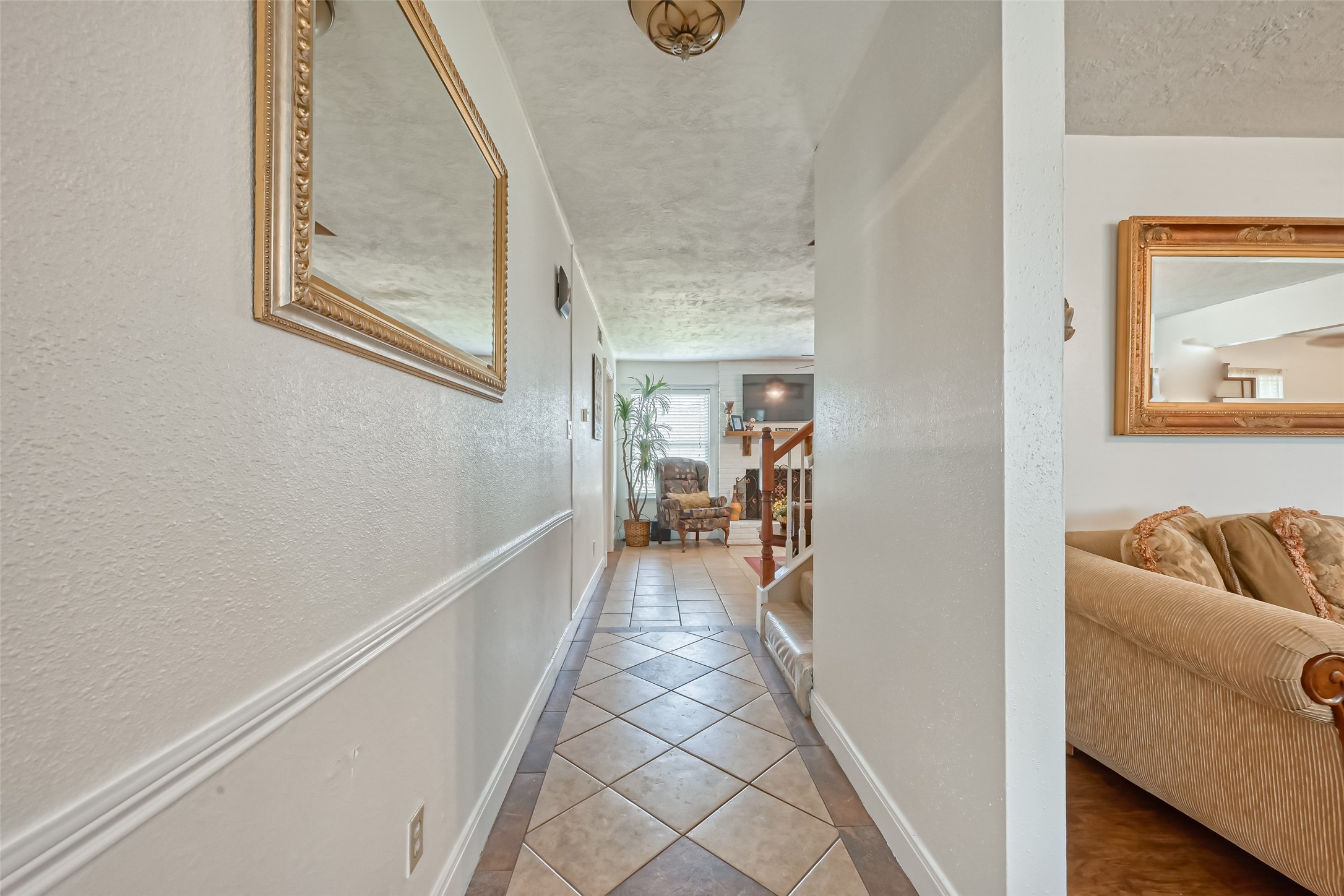 Front entrance Hallway - If you have additional questions regarding 14339 Duncannon Drive  in Houston or would like to tour the property with us call 800-660-1022 and reference MLS# 15964608.