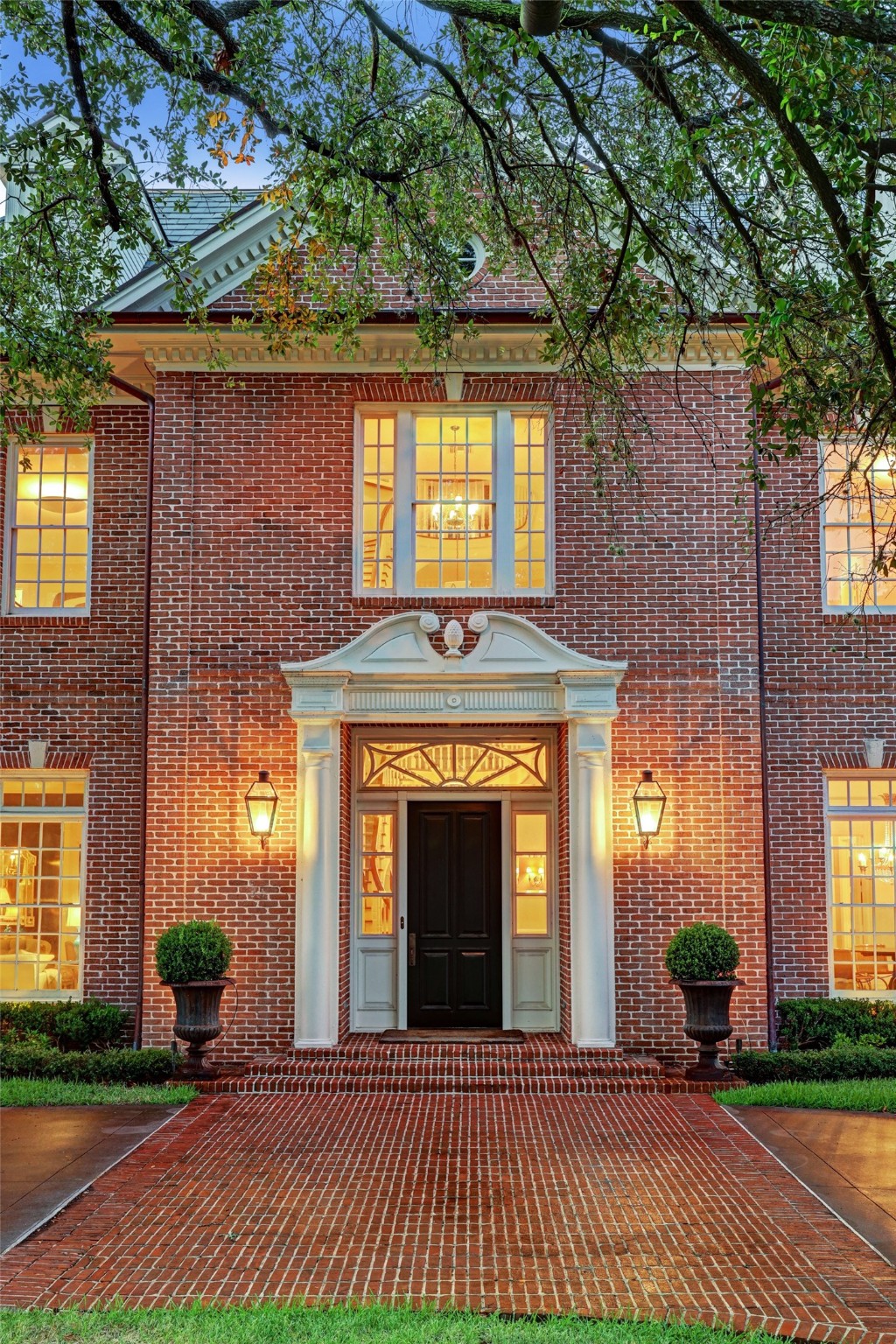 3320 Chevy Chase Drive Drive Houston TX 77019