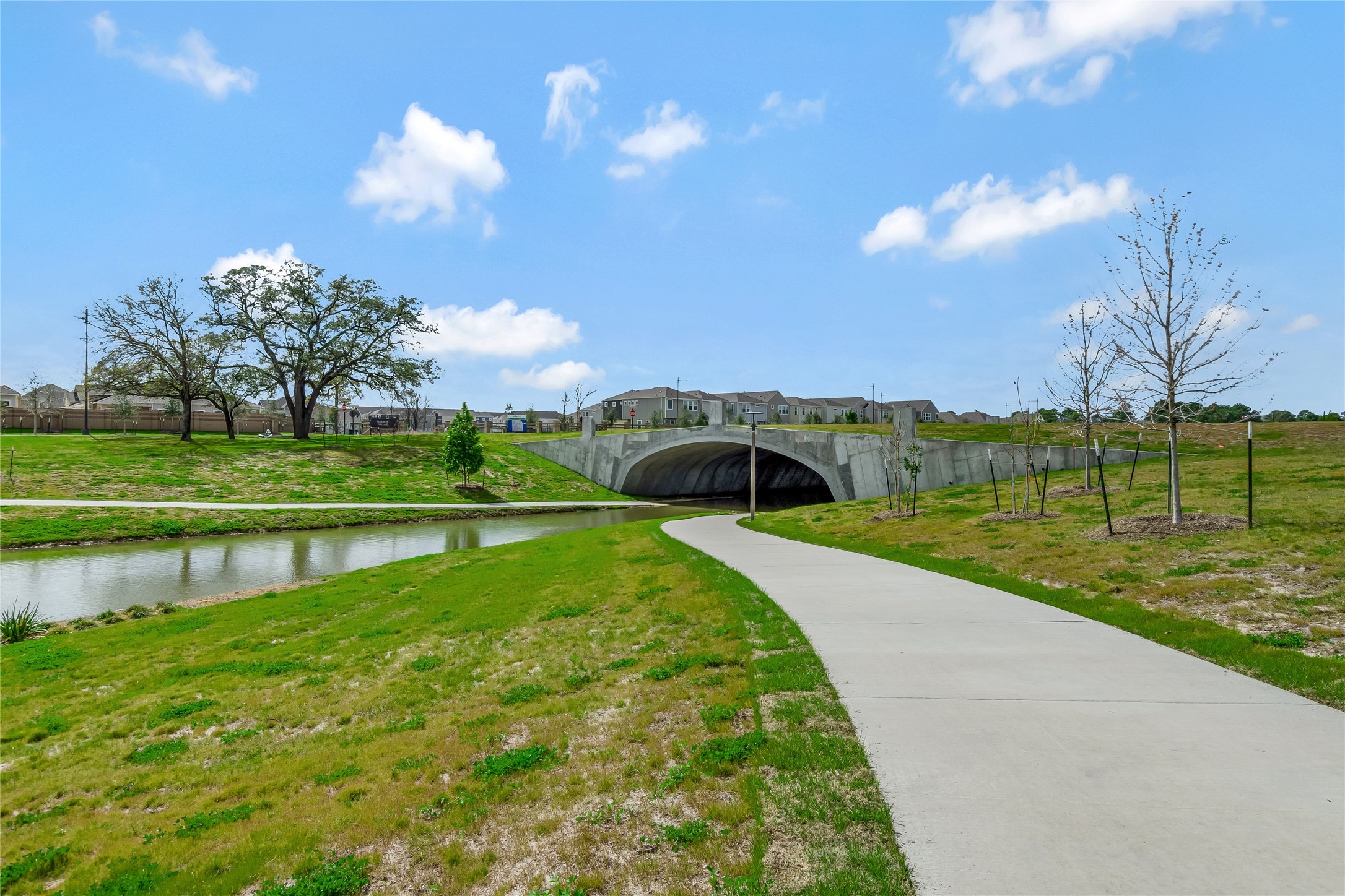 If you have additional questions regarding 9828 Rugged Oaks Drive  in Houston or would like to tour the property with us call 800-660-1022 and reference MLS# 96349007.