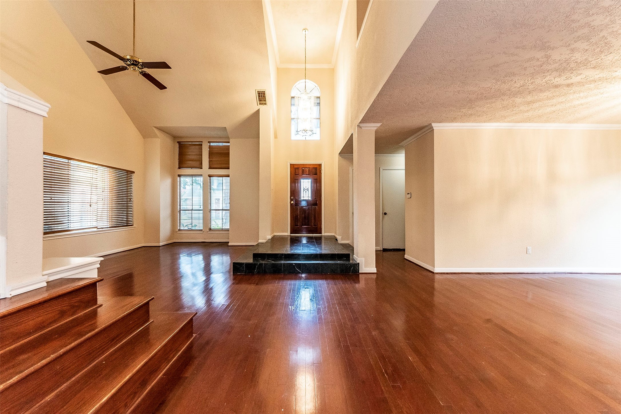 Marble entry - If you have additional questions regarding 1607 Beaconshire Road  in Houston or would like to tour the property with us call 800-660-1022 and reference MLS# 64892069.