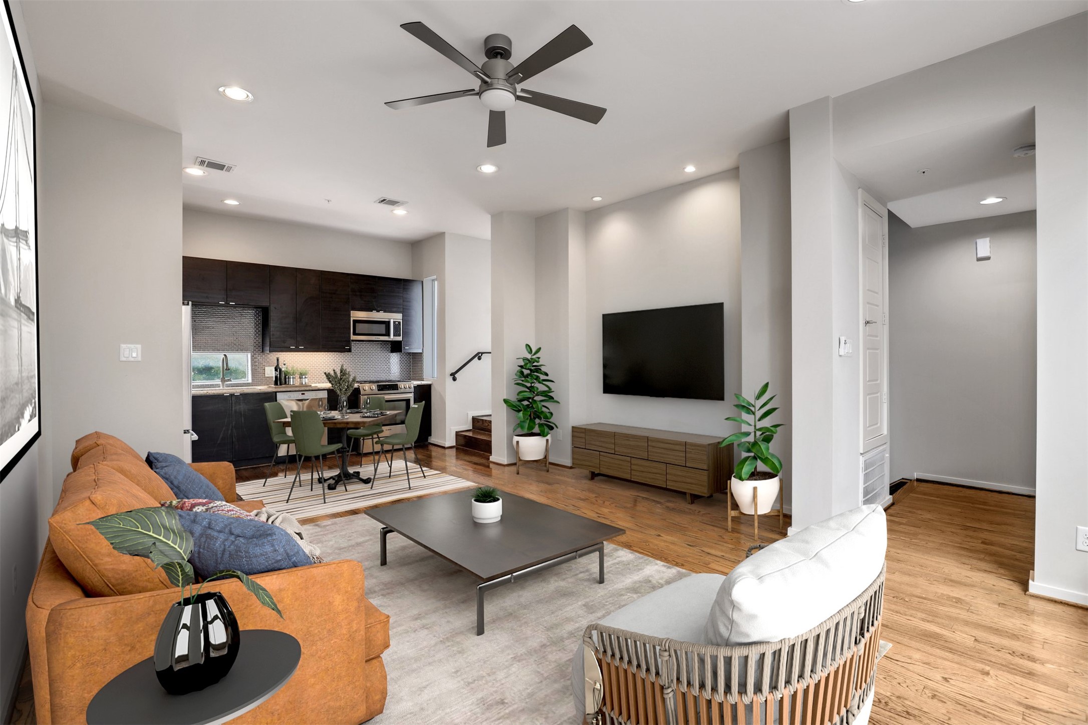 Virtually Staged - If you have additional questions regarding 1601 W Webster Street  in Houston or would like to tour the property with us call 800-660-1022 and reference MLS# 7375624.