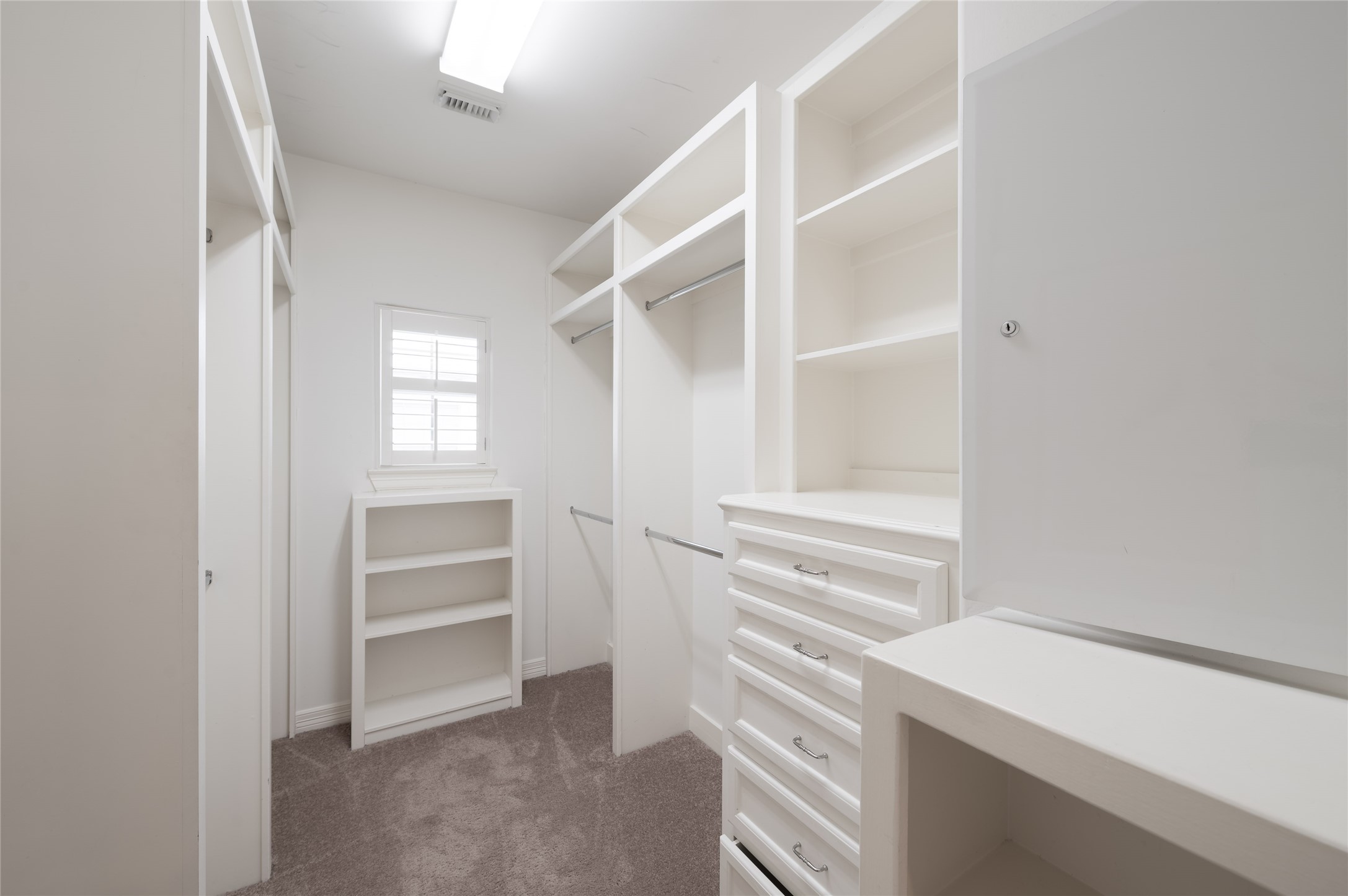 Primary Closet - If you have additional questions regarding 1423 Bremond Street  in Houston or would like to tour the property with us call 800-660-1022 and reference MLS# 54832625.