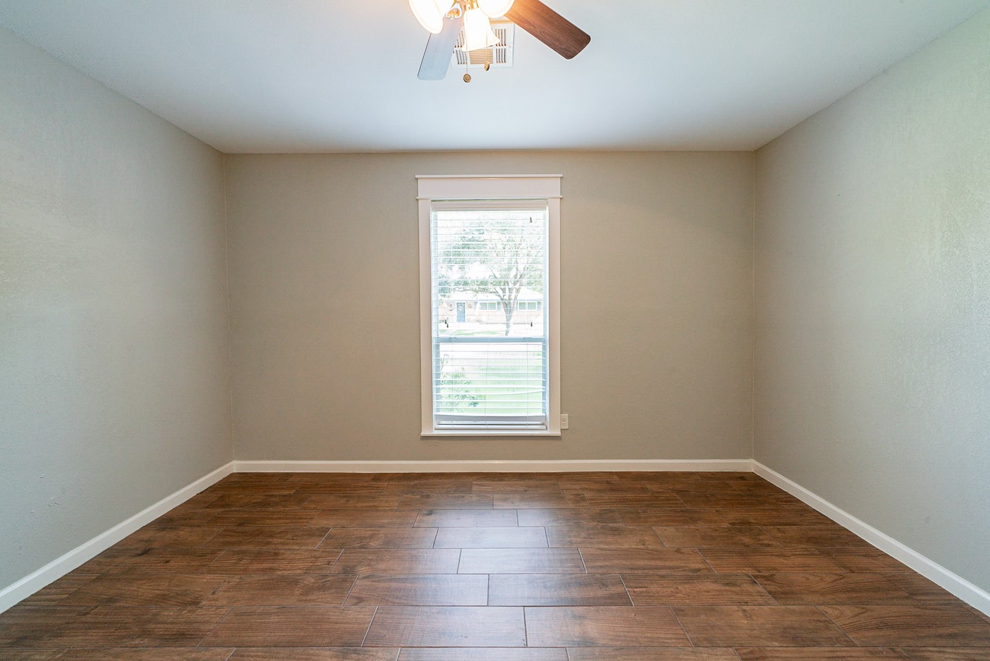 5727 Cerritos Drive Drive Houston TX 77035