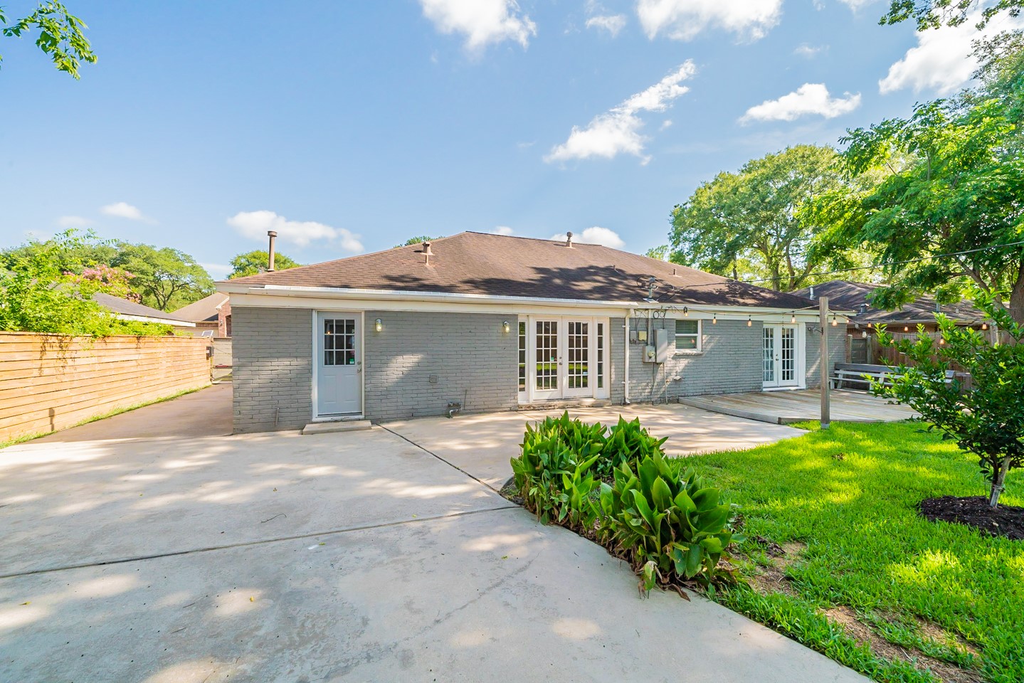 5727 Cerritos Drive Drive Houston TX 77035
