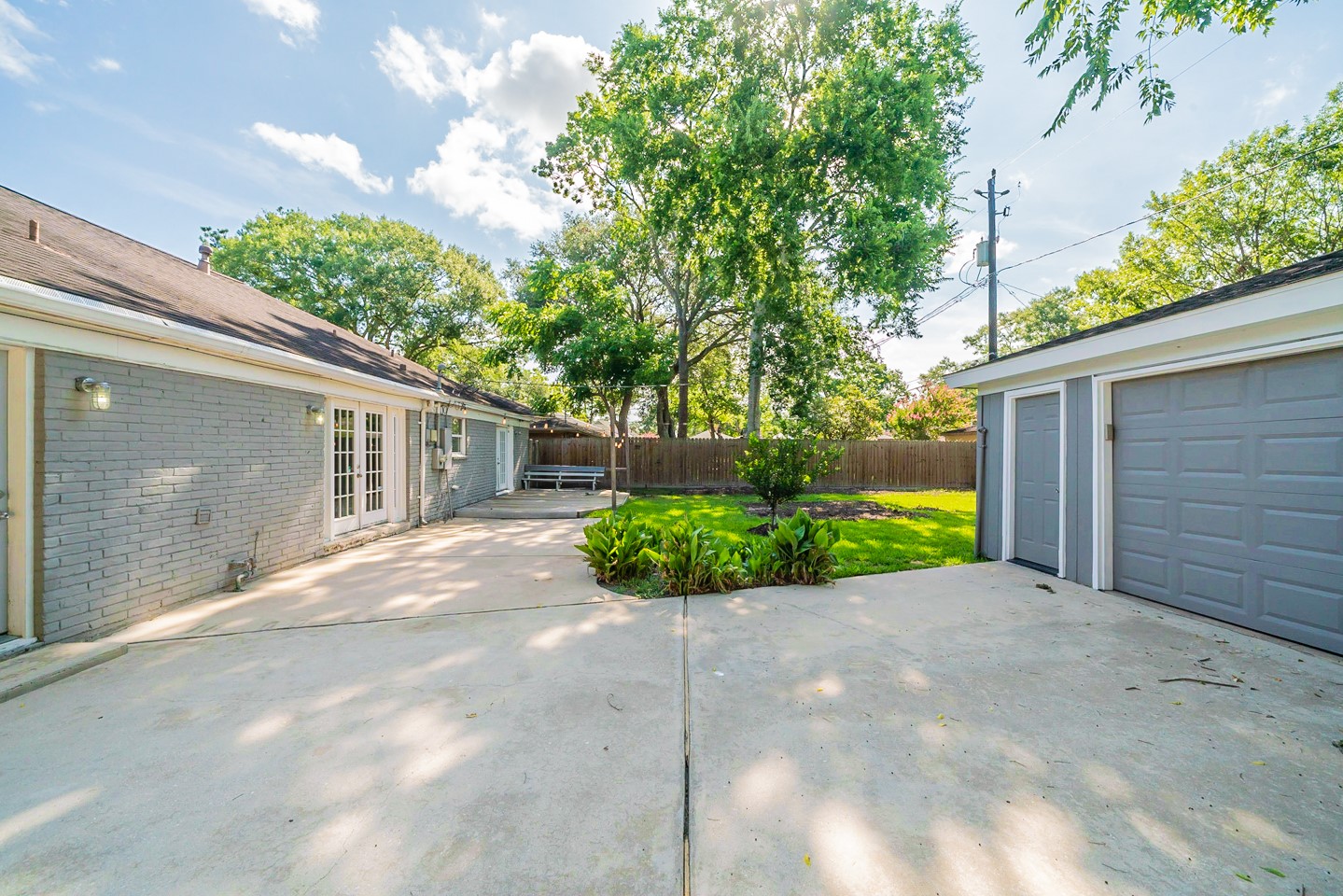 5727 Cerritos Drive Drive Houston TX 77035