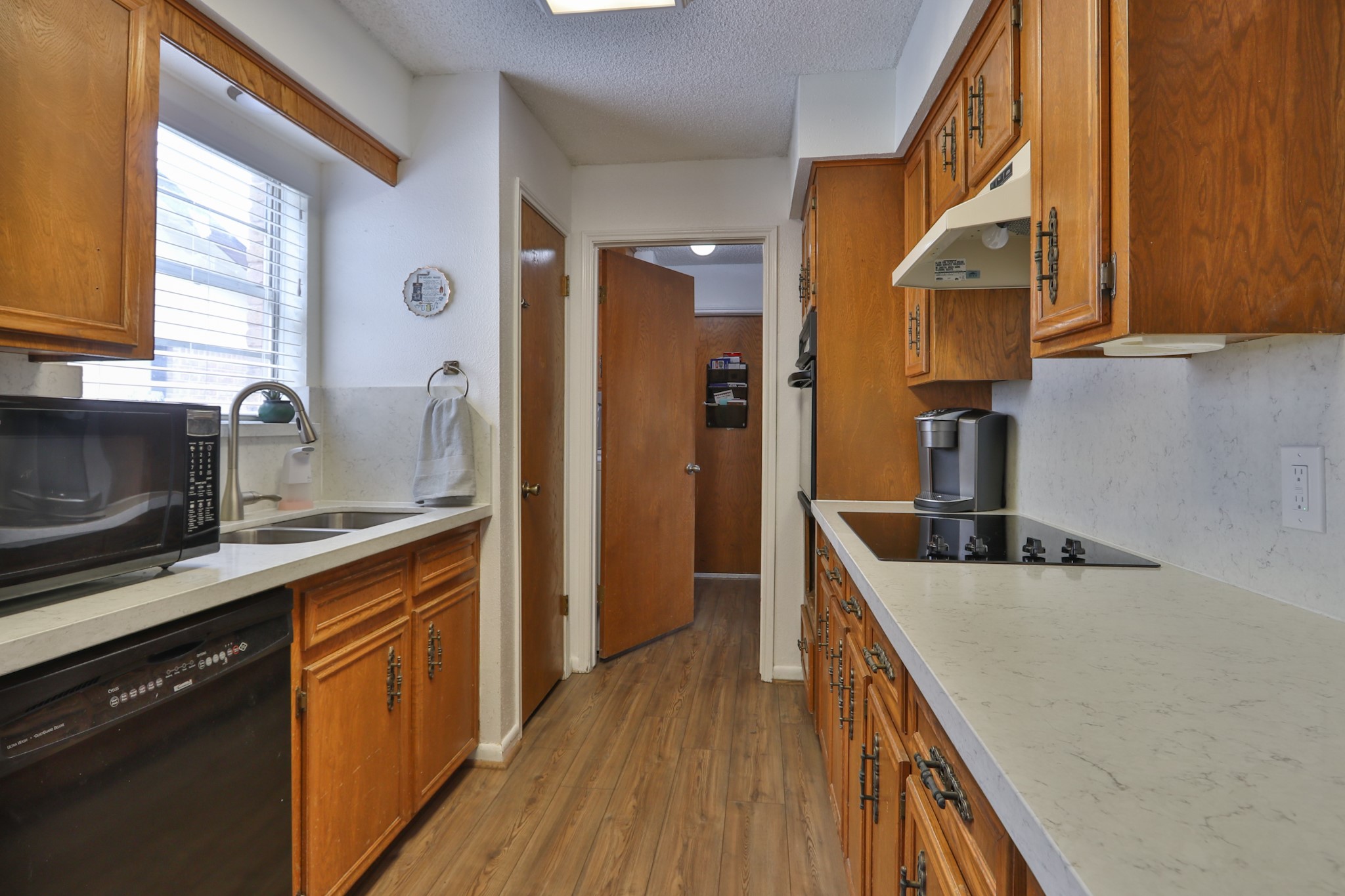 Kitchen - If you have additional questions regarding 15907 Cavendish Drive  in Houston or would like to tour the property with us call 800-660-1022 and reference MLS# 57134313.