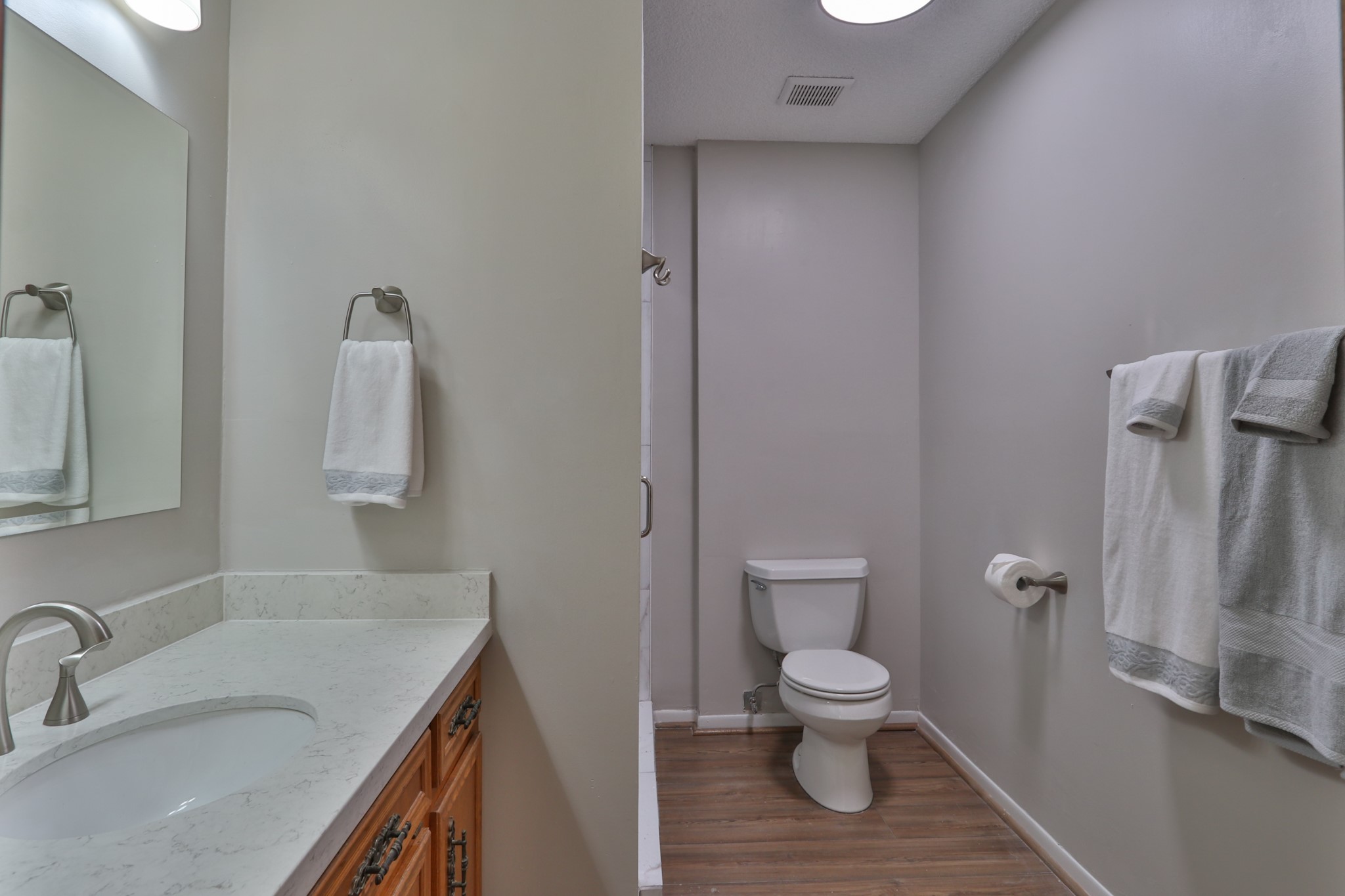 Primary Bathroom - If you have additional questions regarding 15907 Cavendish Drive  in Houston or would like to tour the property with us call 800-660-1022 and reference MLS# 57134313.