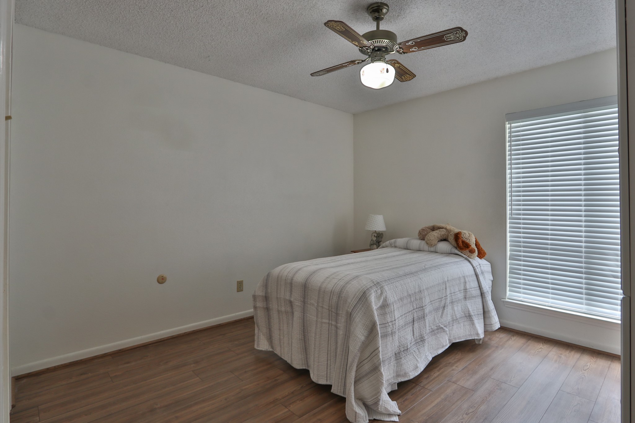 3rd Bedroom - If you have additional questions regarding 15907 Cavendish Drive  in Houston or would like to tour the property with us call 800-660-1022 and reference MLS# 57134313.
