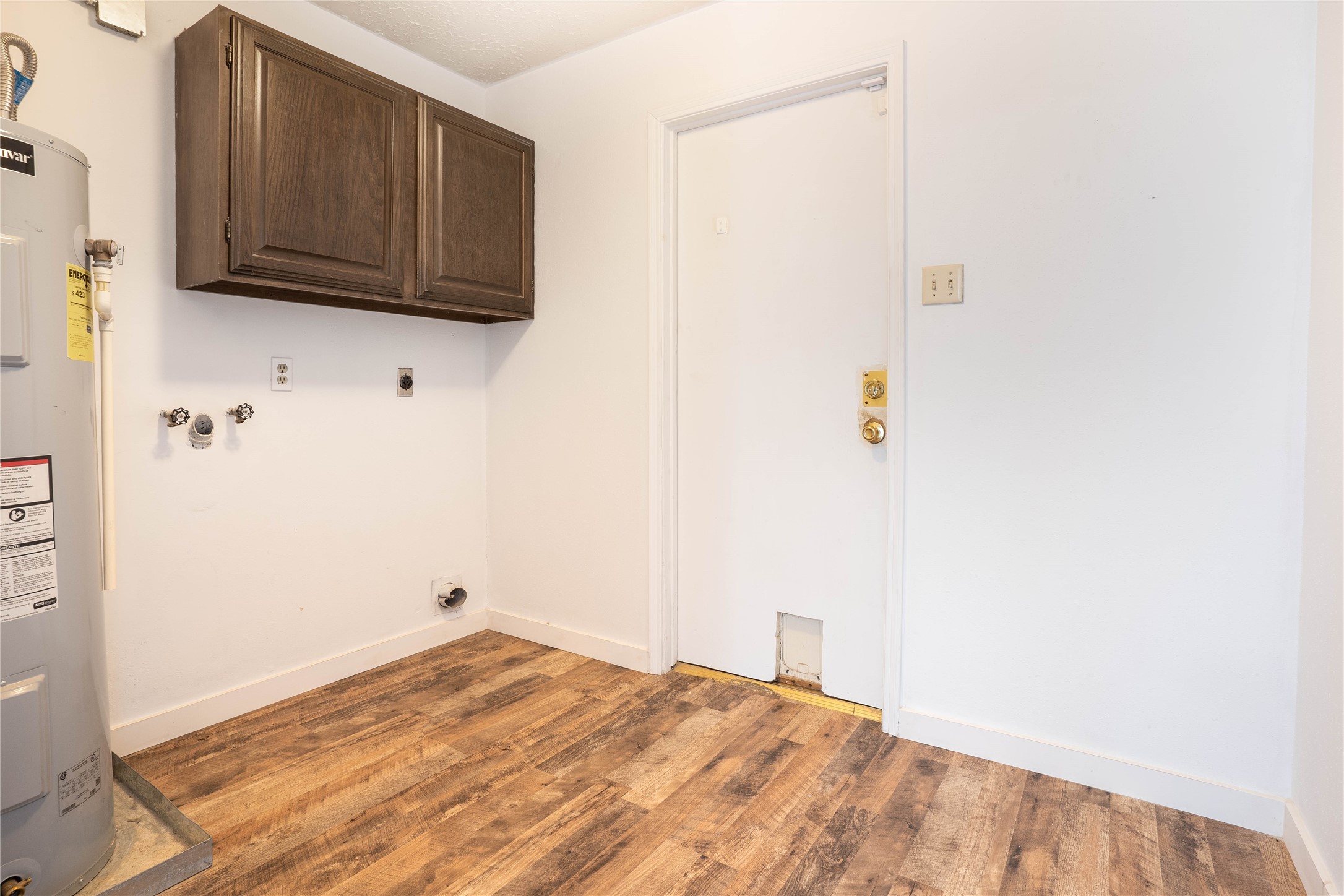 Large laundry room with direct access from the garage into the home. - If you have additional questions regarding 10218 Golden Sunshine Drive  in Houston or would like to tour the property with us call 800-660-1022 and reference MLS# 5796126.