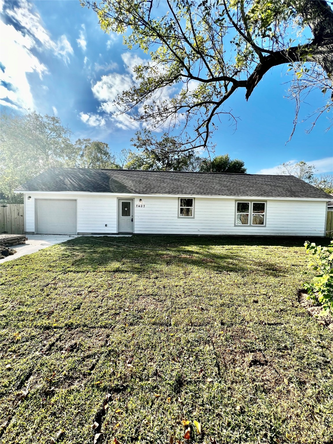 If you have additional questions regarding 7407 Wileyvale  in Houston or would like to tour the property with us call 800-660-1022 and reference MLS# 27672162.