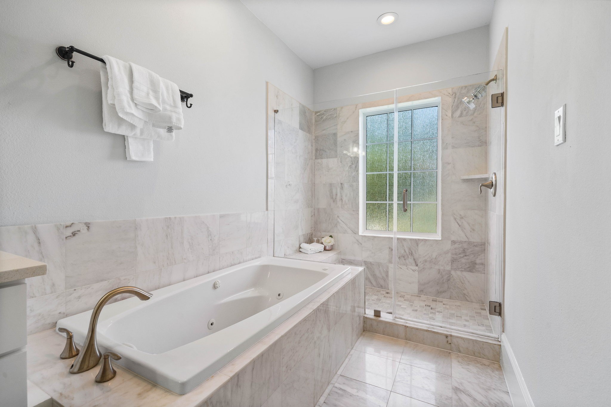 marble tiles all over the master's bathroom which makes the room more elegant. - If you have additional questions regarding 2433 Dorrington Street  in Houston or would like to tour the property with us call 800-660-1022 and reference MLS# 30508451.