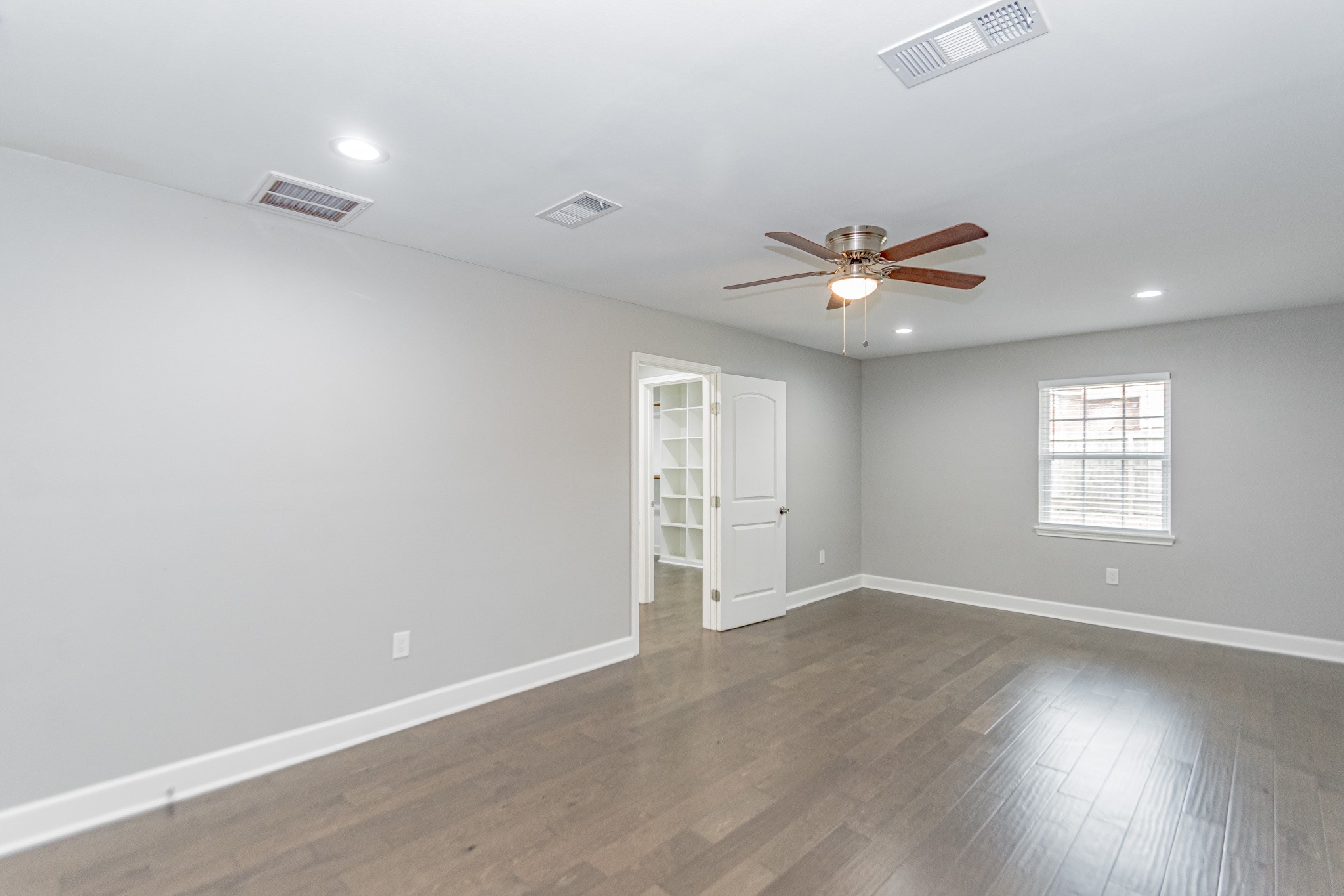 Primary bedroom - If you have additional questions regarding 10306 Willowisp Drive  in Houston or would like to tour the property with us call 800-660-1022 and reference MLS# 48587210.