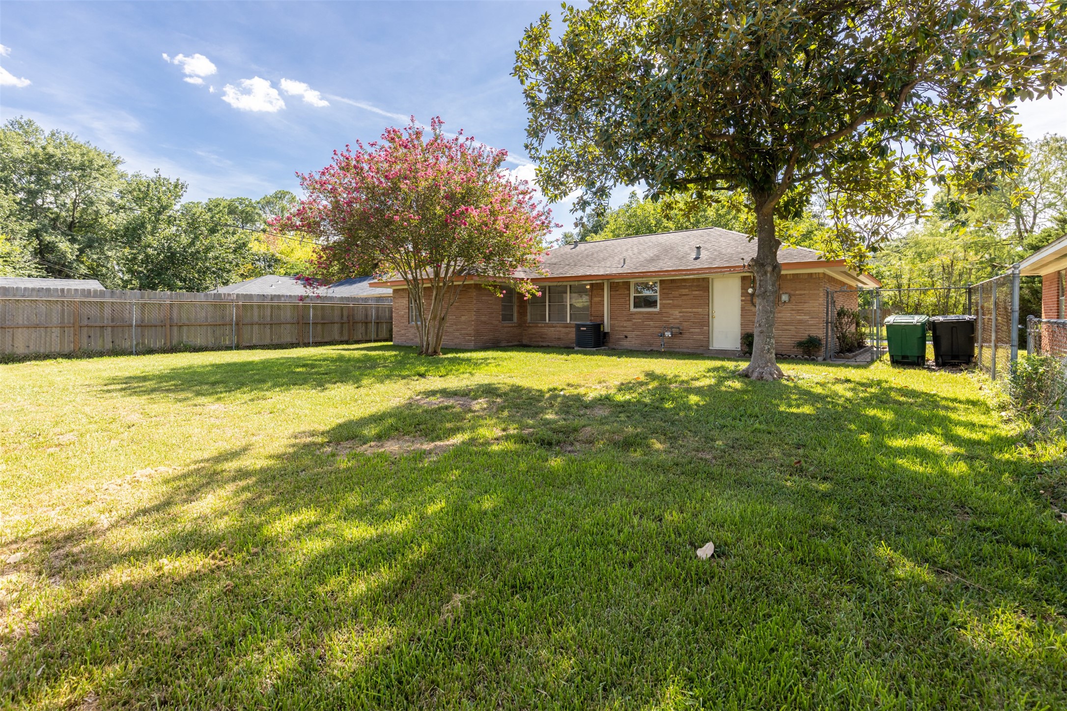 8805 Robindell Drive Drive Houston TX 77074