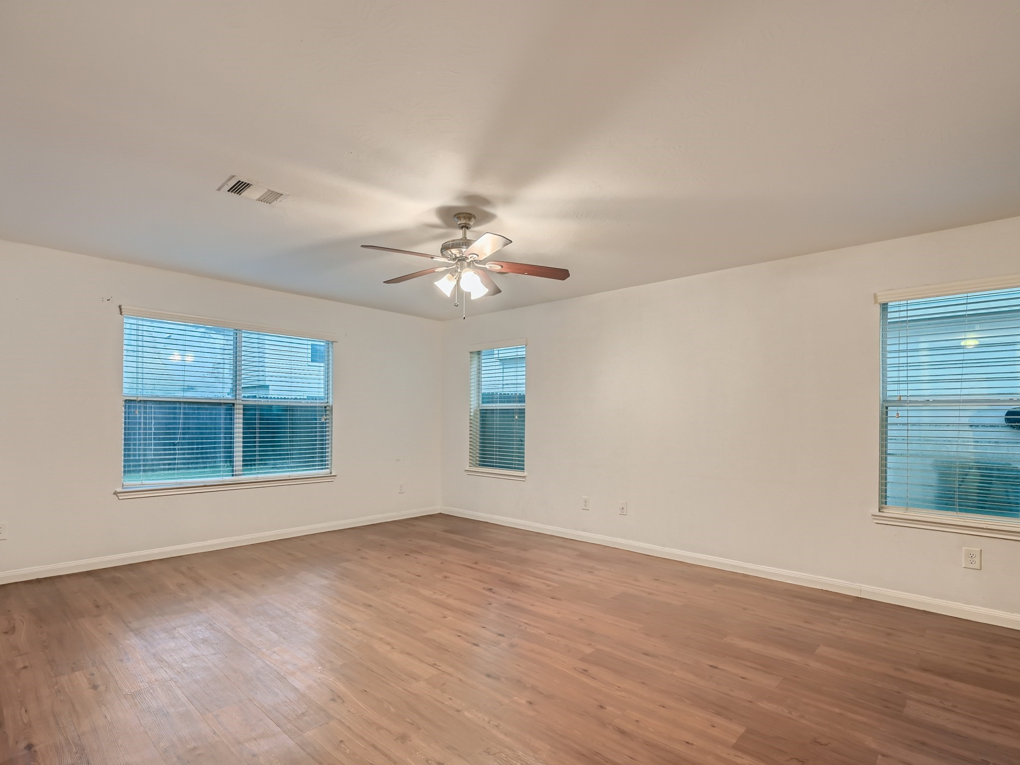 If you have additional questions regarding 874 Sun Prairie Drive  in Houston or would like to tour the property with us call 800-660-1022 and reference MLS# 87099787.