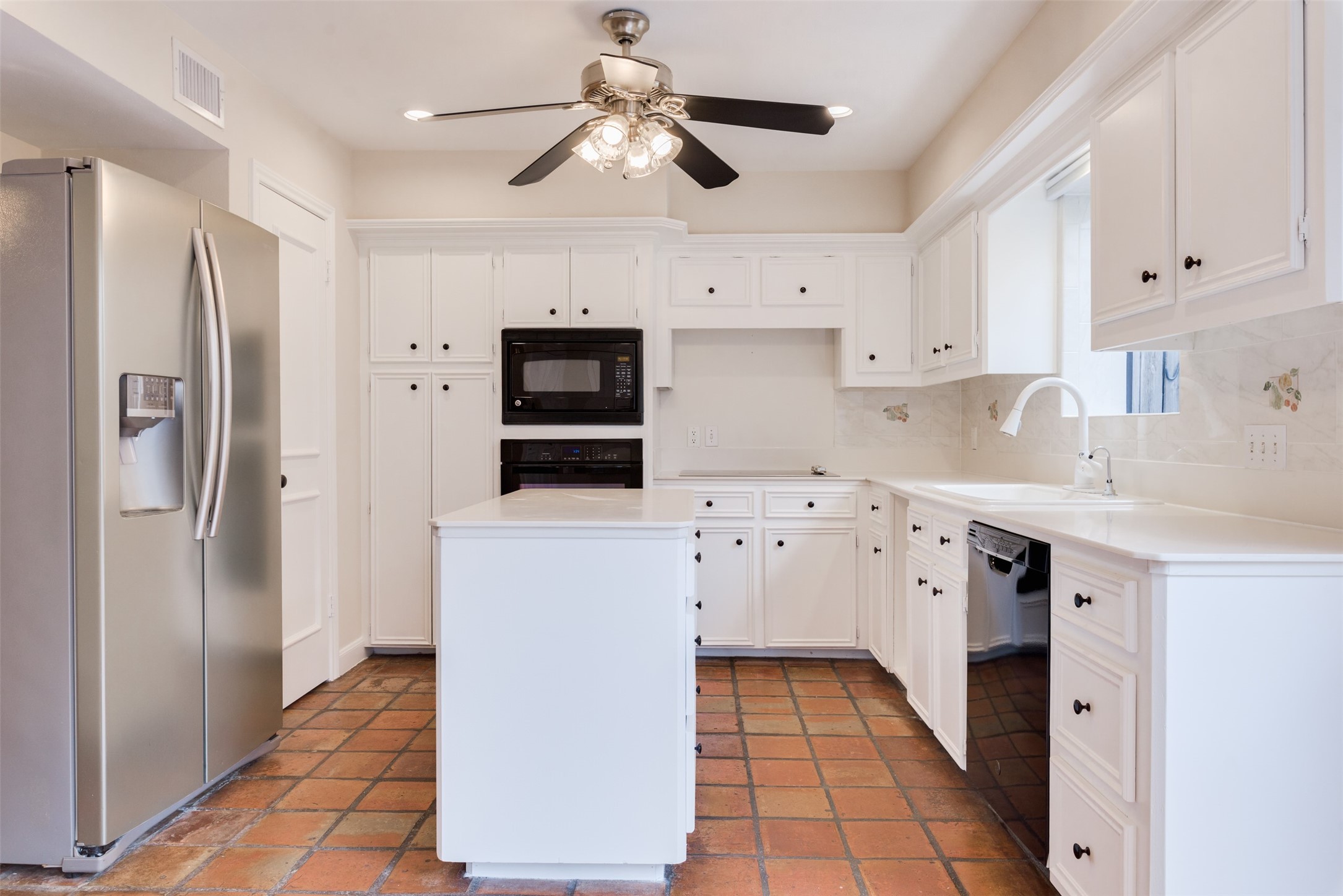2421 Potomac Drive Drive Houston TX 77057