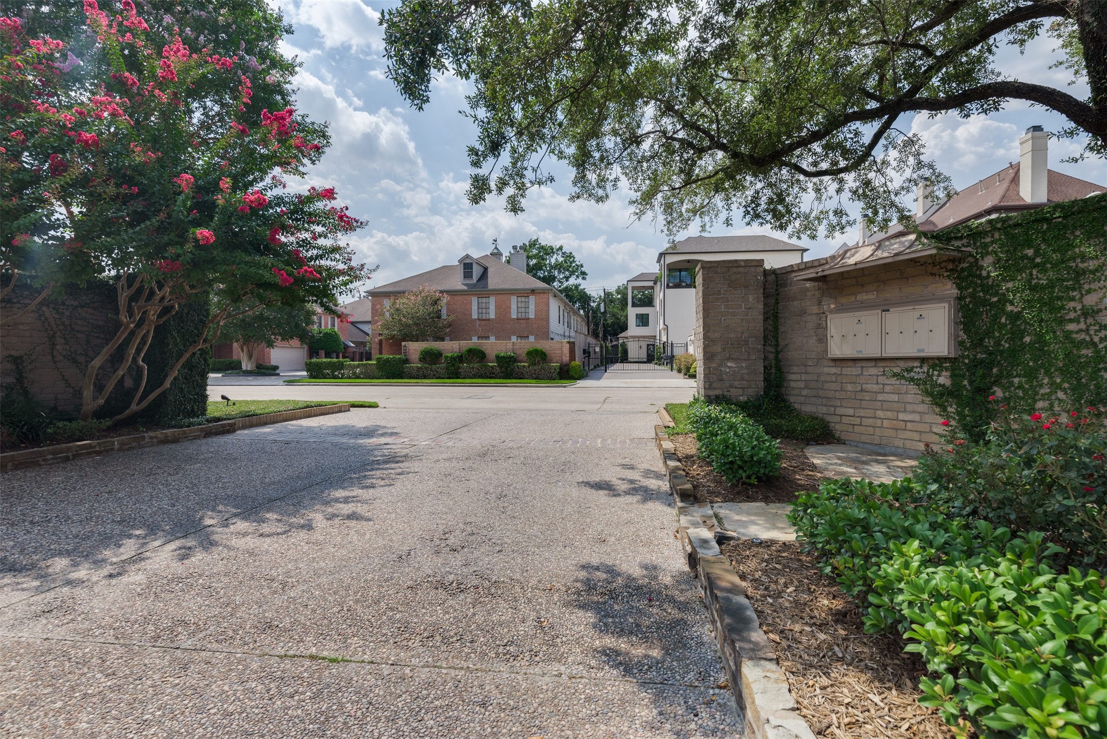 2421 Potomac Drive Drive Houston TX 77057