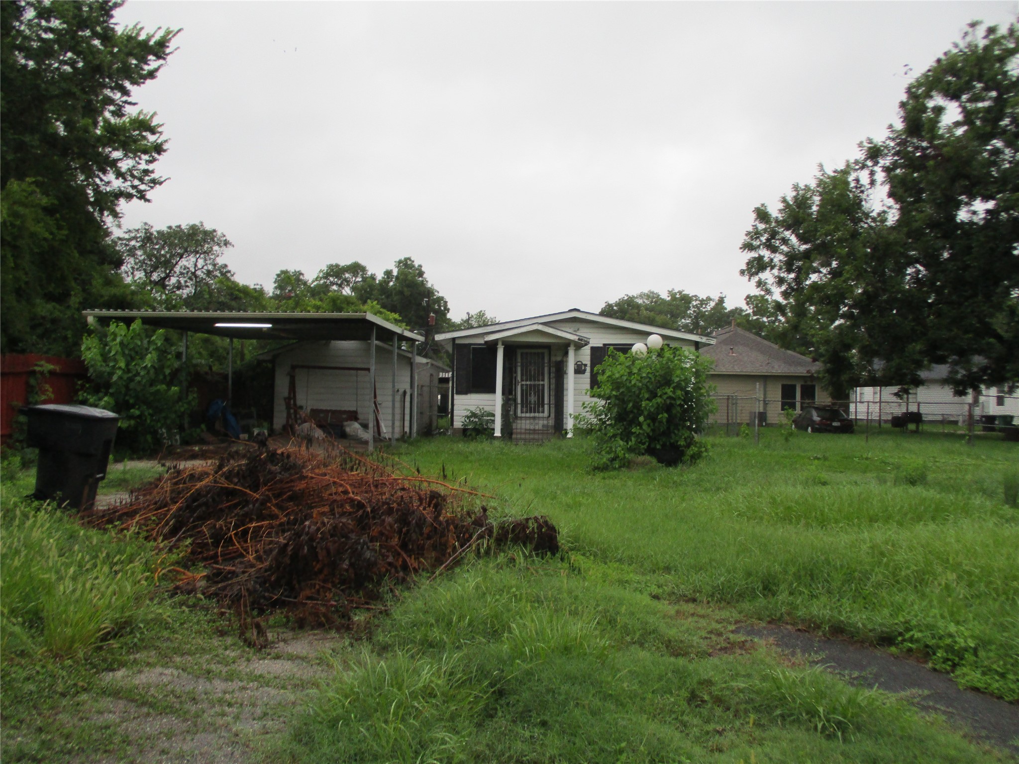 Possible backyard - If you have additional questions regarding 4302 E Toliver Street  in Houston or would like to tour the property with us call 800-660-1022 and reference MLS# 94181230.