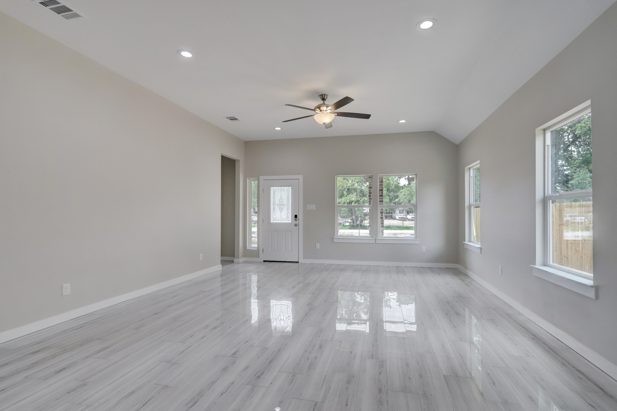 9114 Pembrook Street Street Houston TX 77016