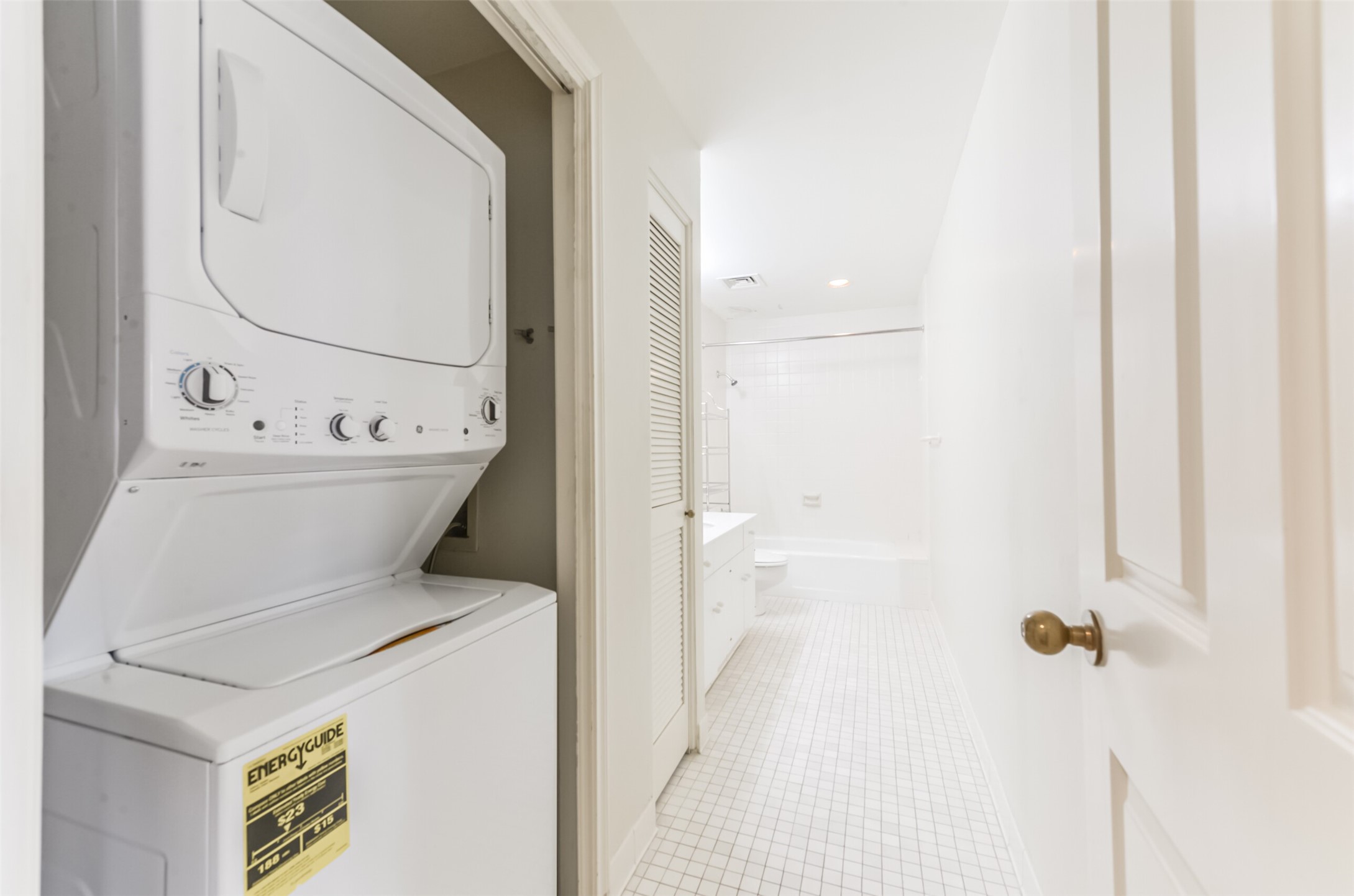 There is a full size stacked washer and dryer in the guest bath. - If you have additional questions regarding 14 Greenway Plaza  in Houston or would like to tour the property with us call 800-660-1022 and reference MLS# 26451519.