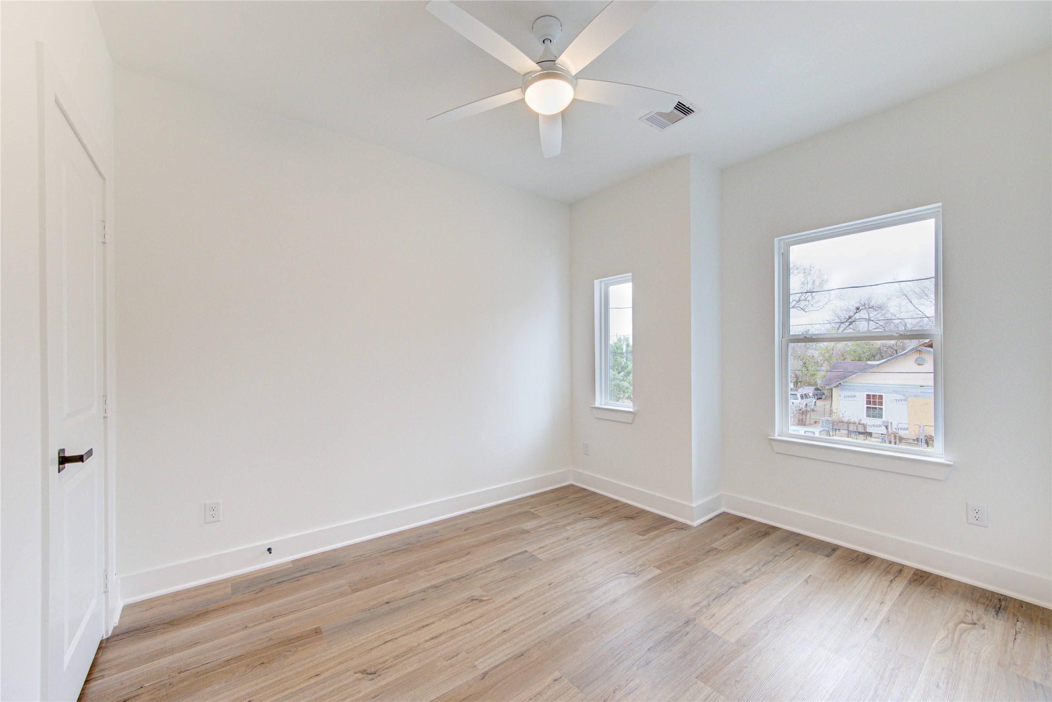 2nd floor bedroom (1) - If you have additional questions regarding 7236 Avenue E Street  in Houston or would like to tour the property with us call 800-660-1022 and reference MLS# 82422641.