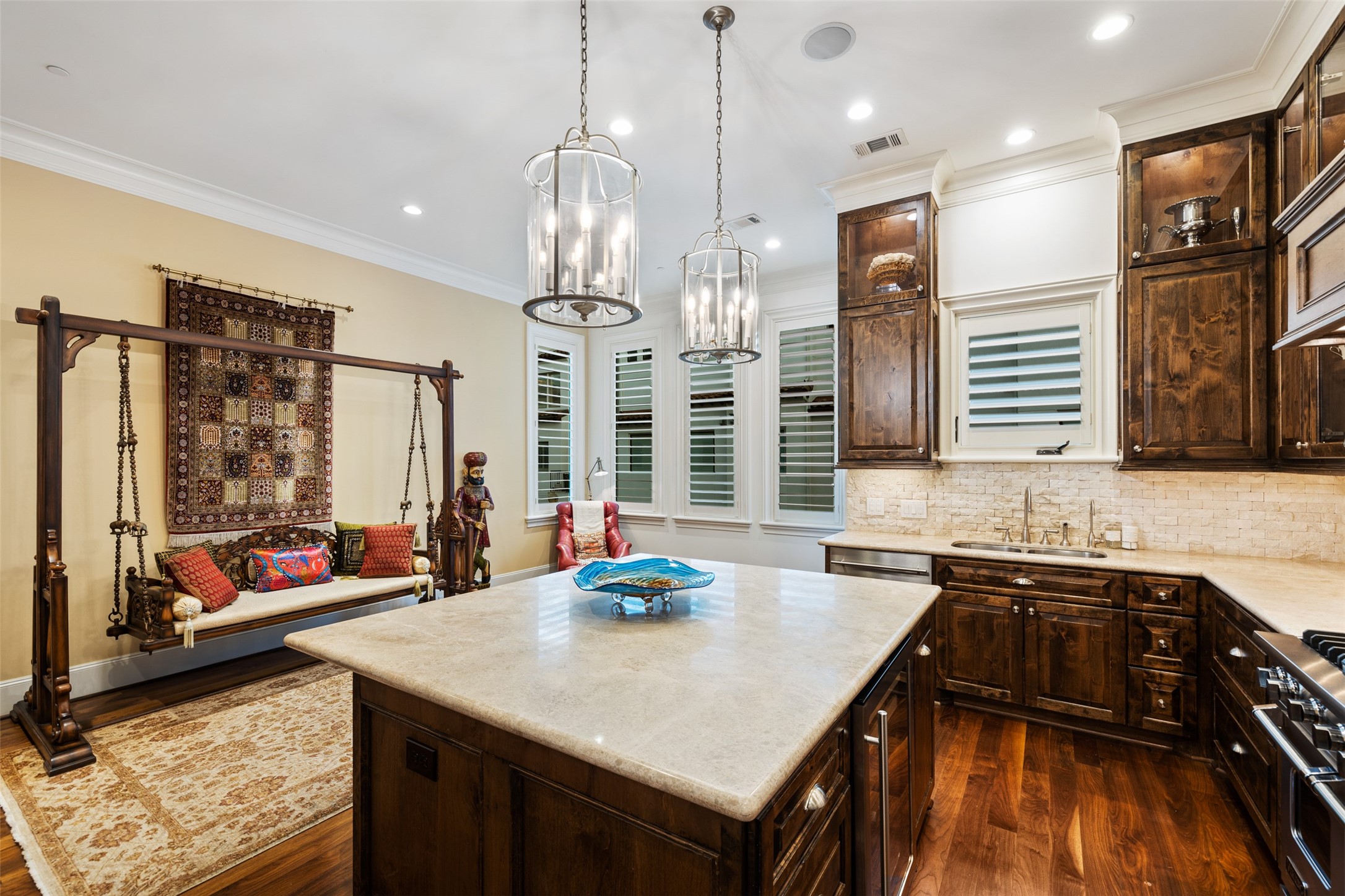 The large breakfast bar/island and breakfast room provide ample space for casual dining - If you have additional questions regarding 5318 Paseo Caceres Drive  in Houston or would like to tour the property with us call 800-660-1022 and reference MLS# 10217676.