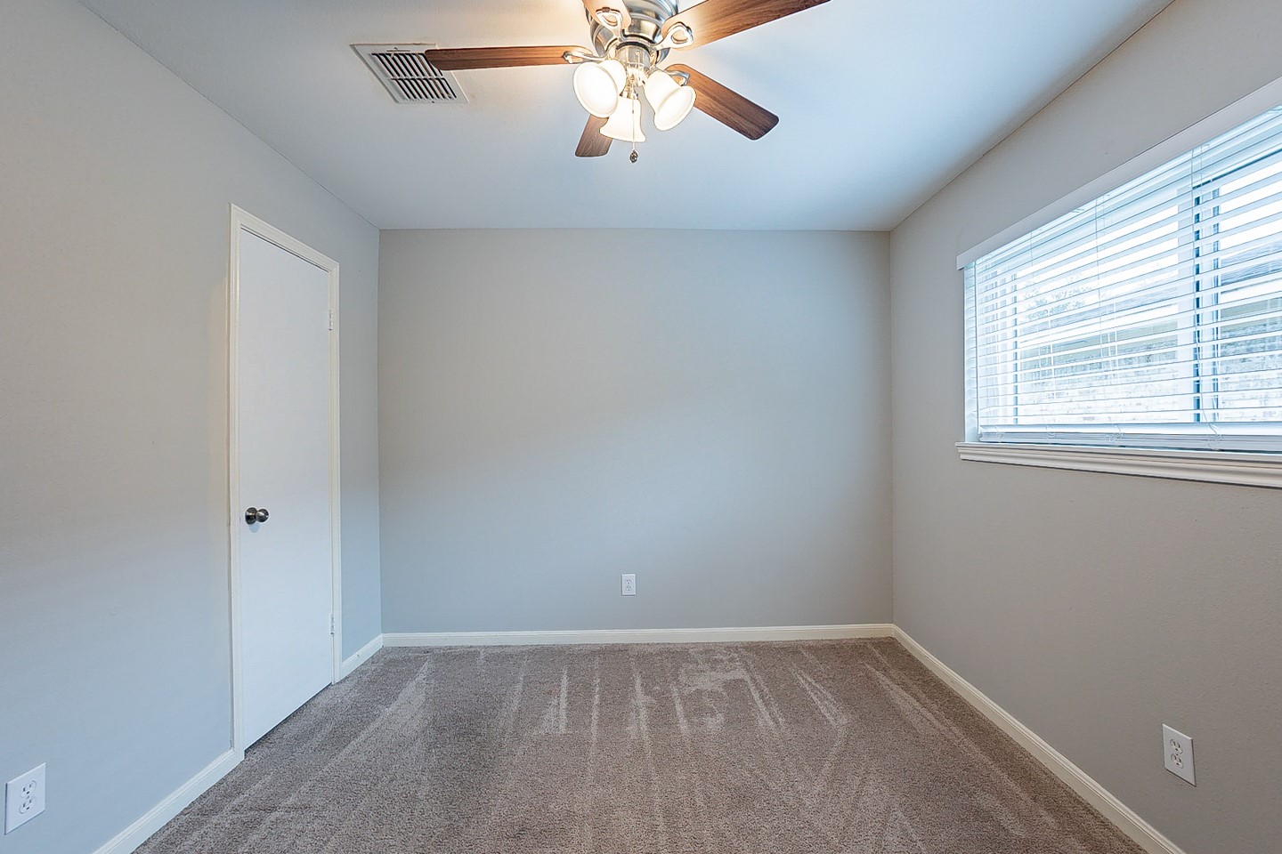 15327 E Hutchinson Circle Circle Houston TX 77071
