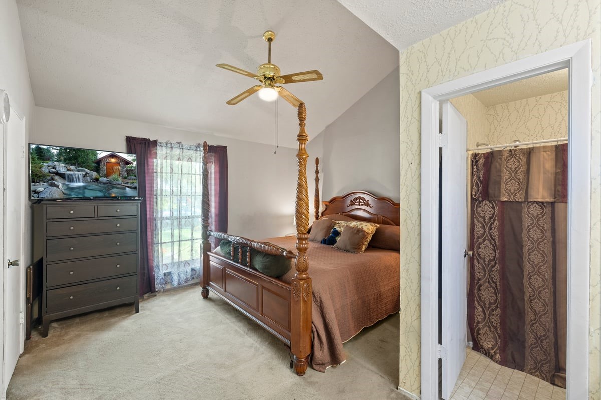 Primary bedroom - If you have additional questions regarding 11731 Apple Bough Circle  in Houston or would like to tour the property with us call 800-660-1022 and reference MLS# 69740444.