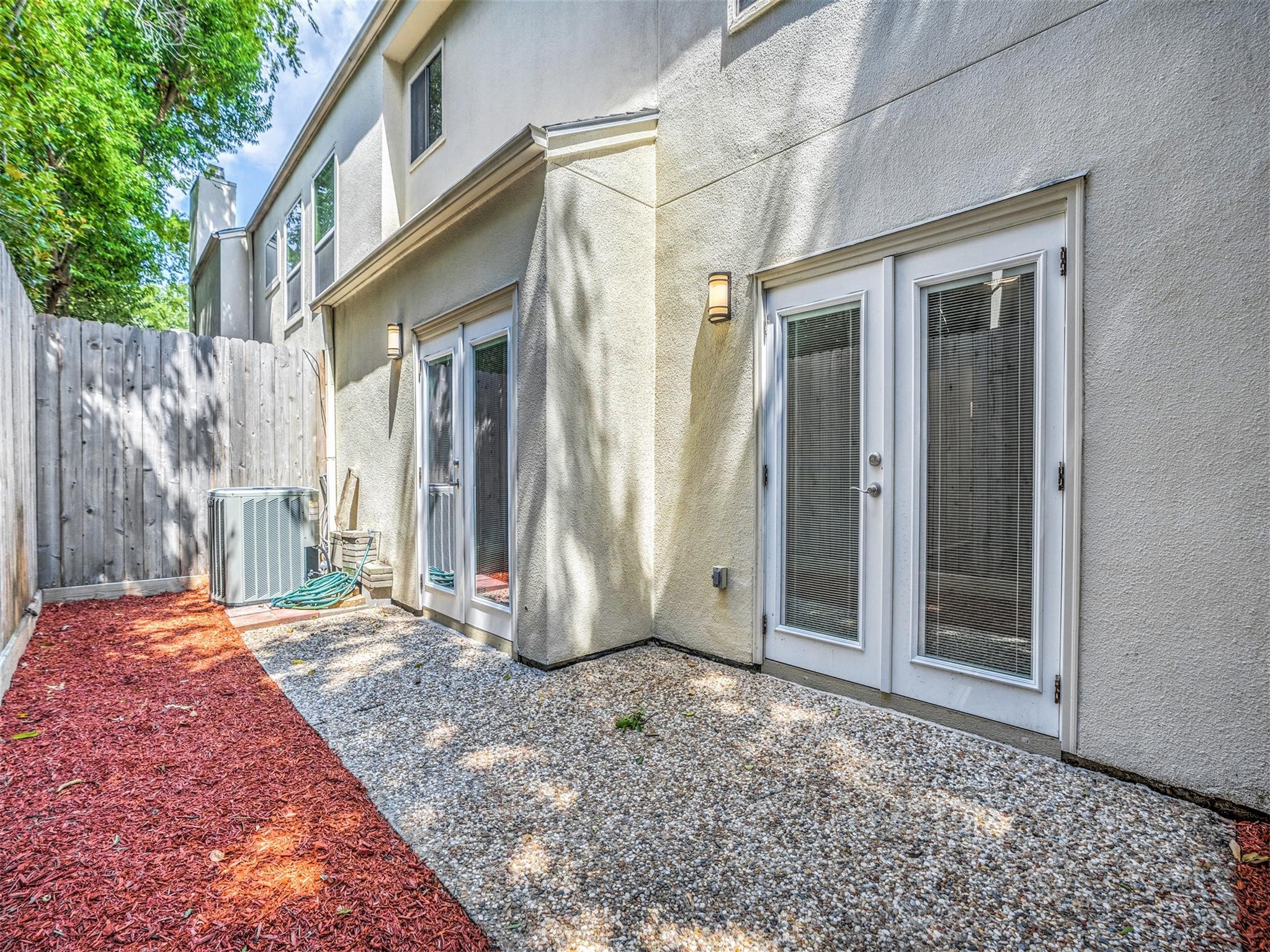 2490 Bering Drive Drive Houston TX 77057