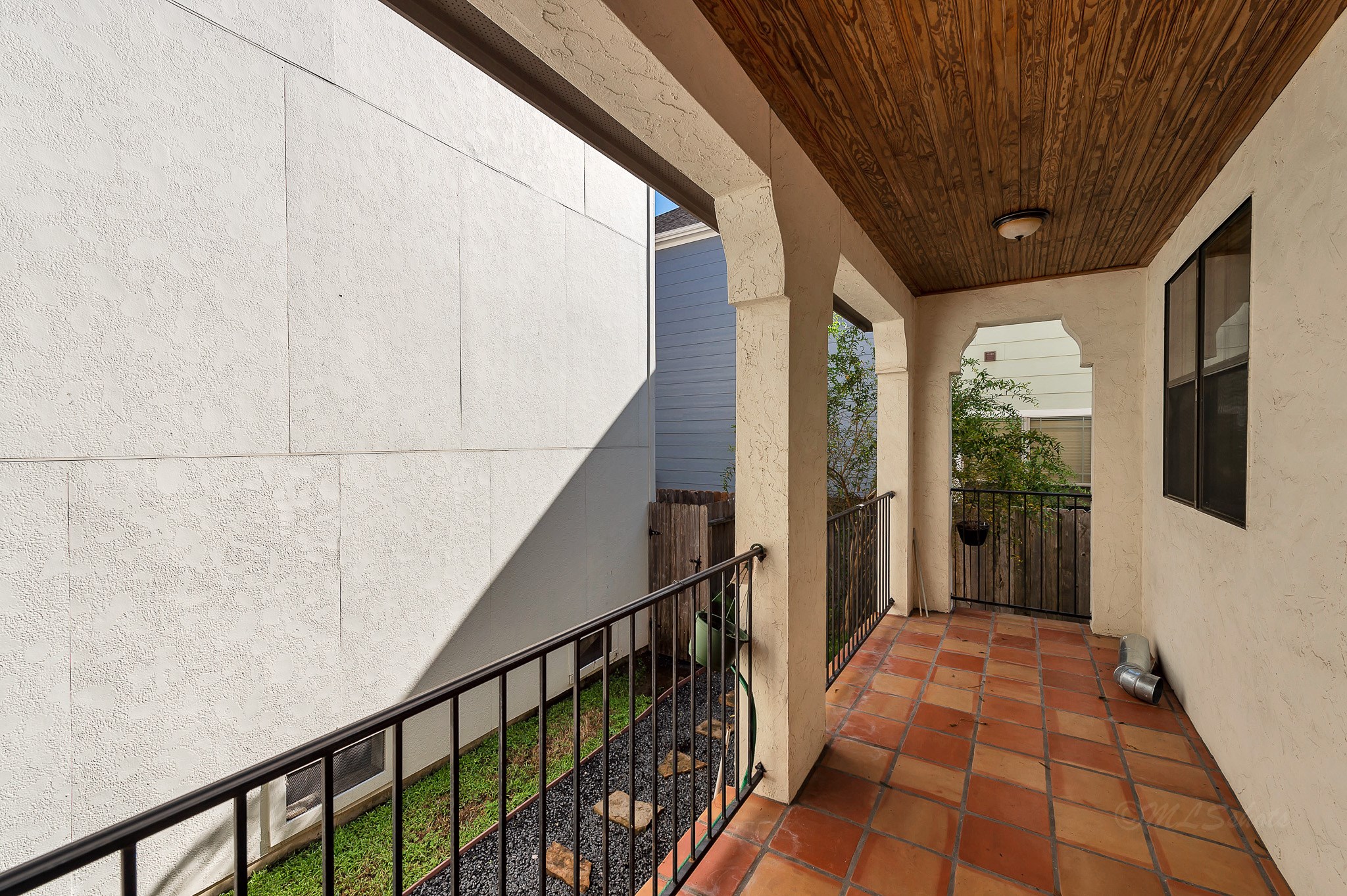 Exterior balcony - If you have additional questions regarding 1802 W 25th Street  in Houston or would like to tour the property with us call 800-660-1022 and reference MLS# 40510928.