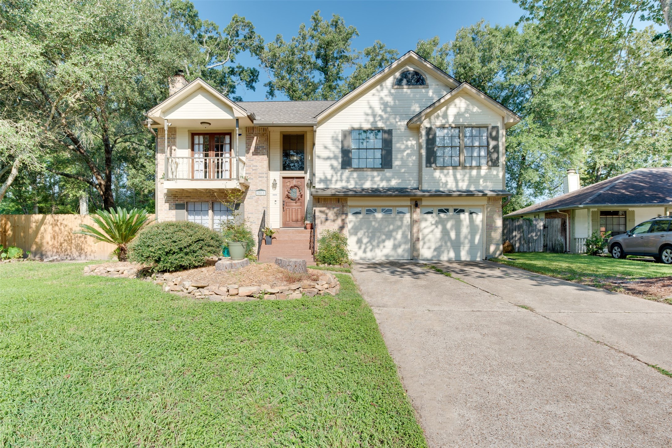 2811 Creek Manor Drive Drive Houston TX 77339