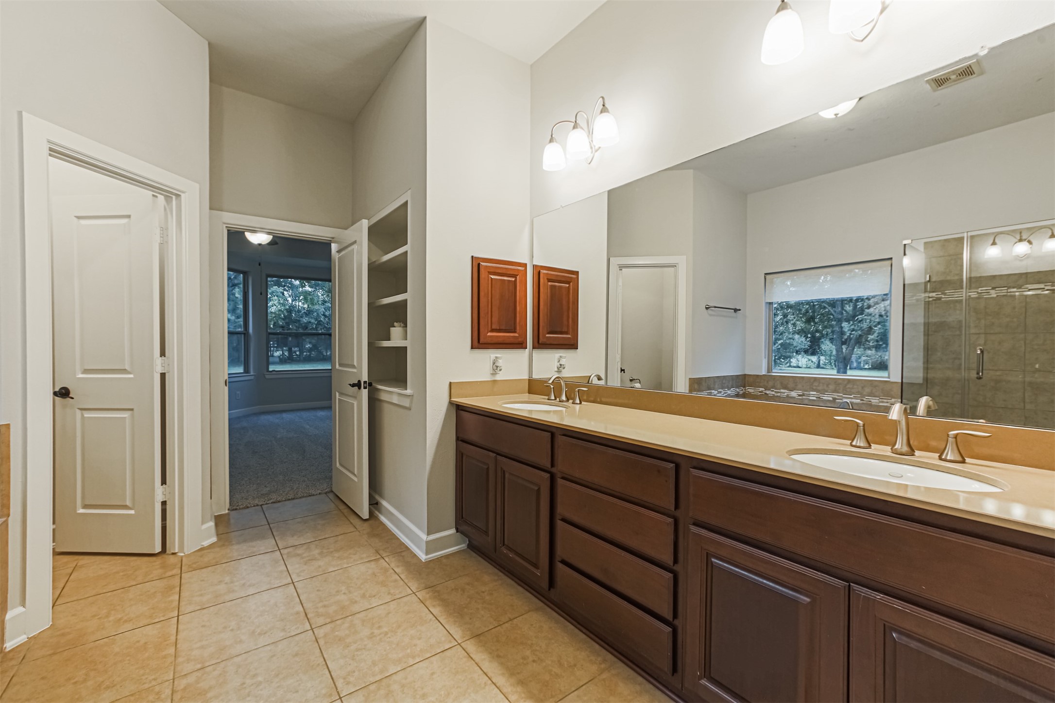 Primary Bath with double sinks - If you have additional questions regarding 26371 Westheimer Parkway  in Katy or would like to tour the property with us call 800-660-1022 and reference MLS# 92389233.