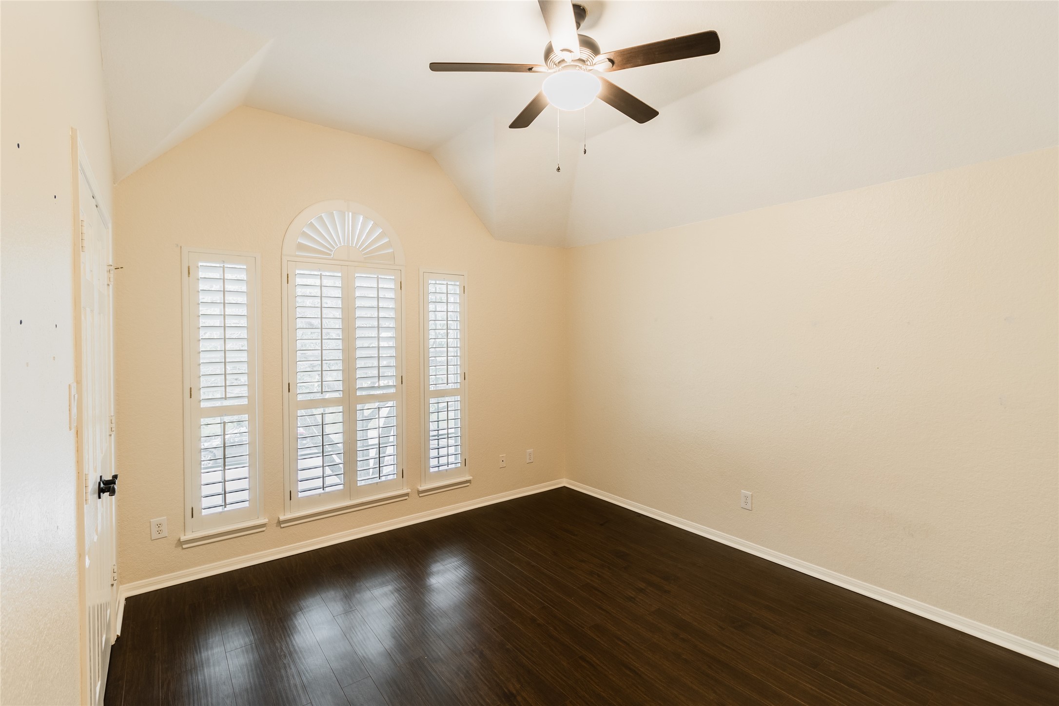 Bedroom 1 - If you have additional questions regarding 22418 Rolling Meadow Lane  in Katy or would like to tour the property with us call 800-660-1022 and reference MLS# 41889456.