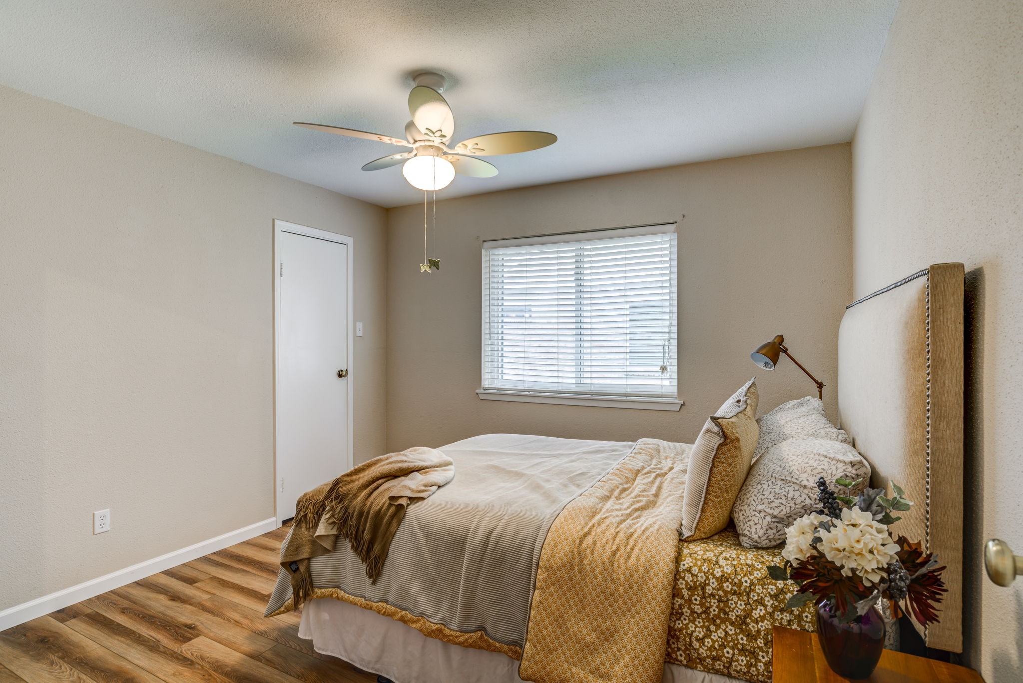 2nd bedroom with plenty of space - If you have additional questions regarding 15446 Peermont Street  in Houston or would like to tour the property with us call 800-660-1022 and reference MLS# 86166354.