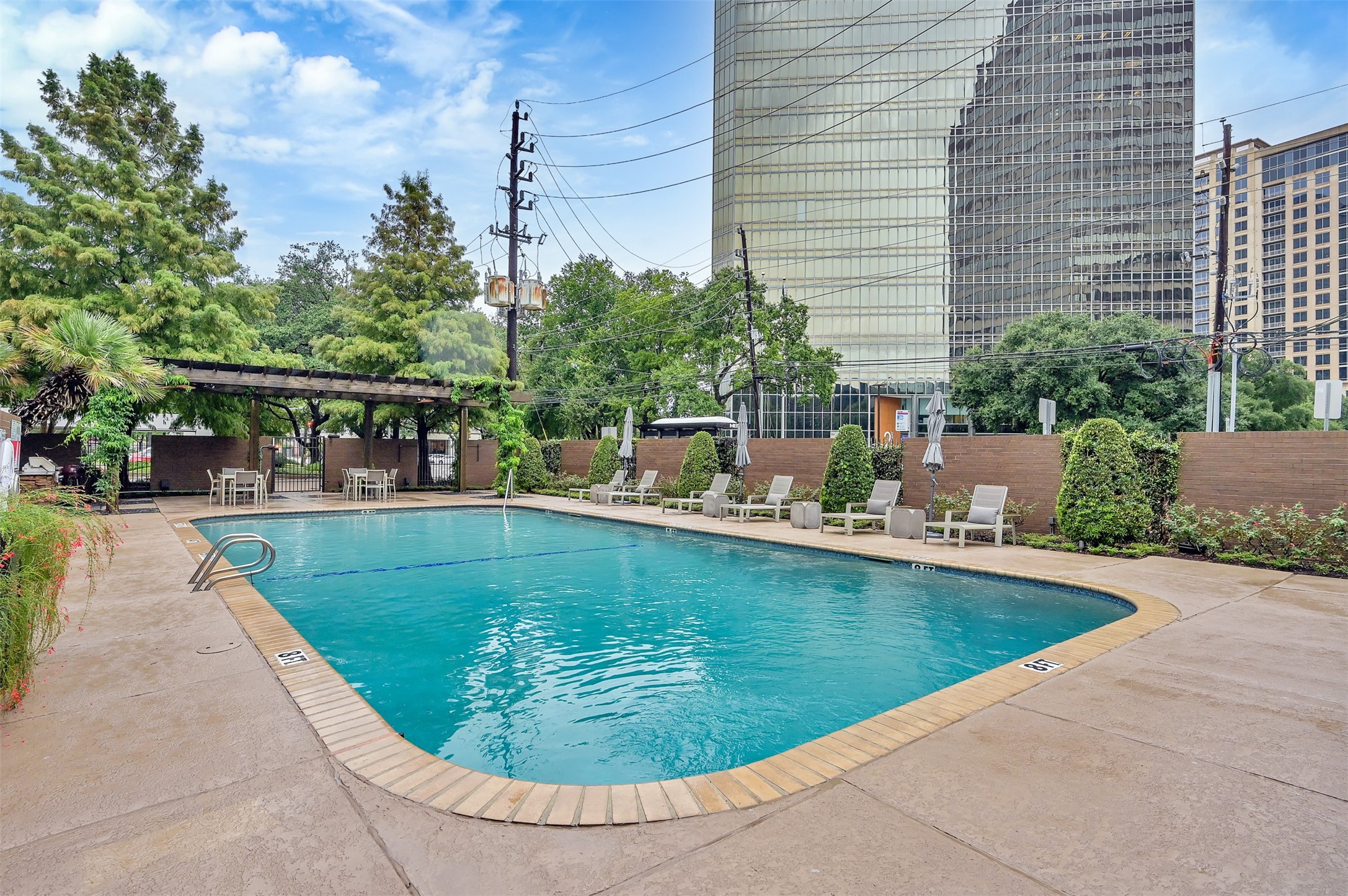 If you have additional questions regarding 5001 Woodway Drive  in Houston or would like to tour the property with us call 800-660-1022 and reference MLS# 88758044.
