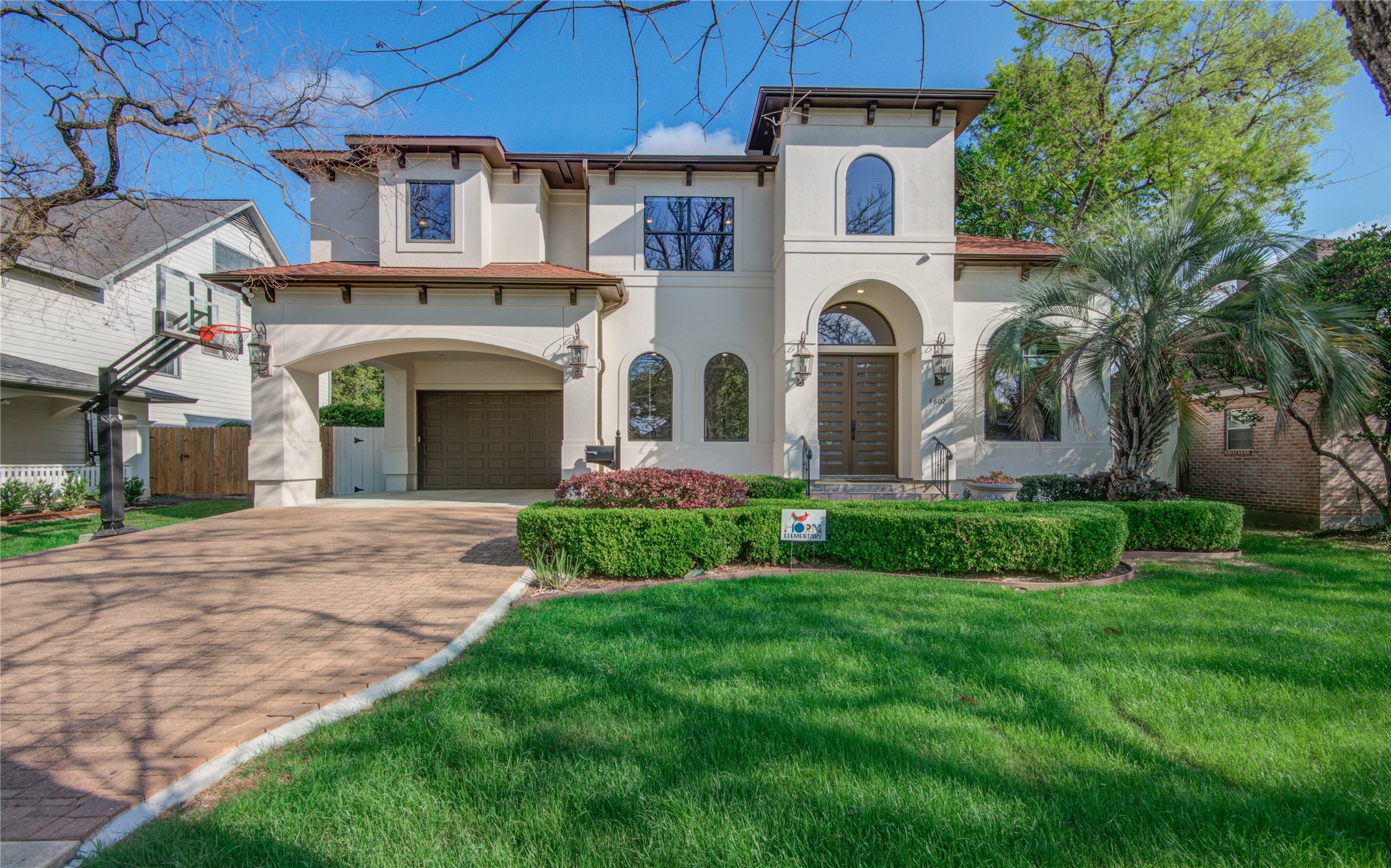 4602 Holt Street Street Bellaire TX 77401