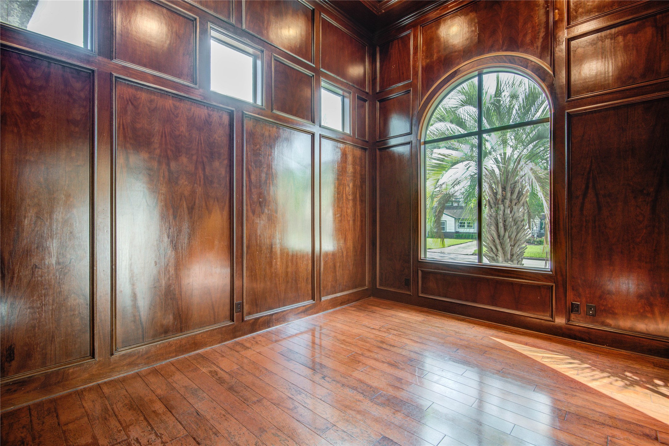 4602 Holt Street Street Bellaire TX 77401
