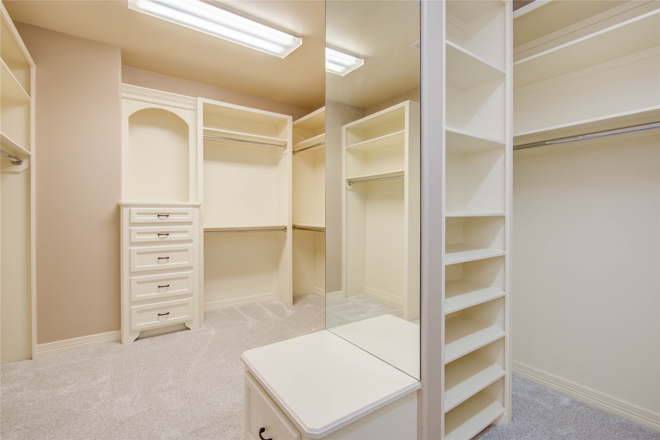 Huge walk-in closet - If you have additional questions regarding 4602 Holt Street  in Bellaire or would like to tour the property with us call 800-660-1022 and reference MLS# 95627903.