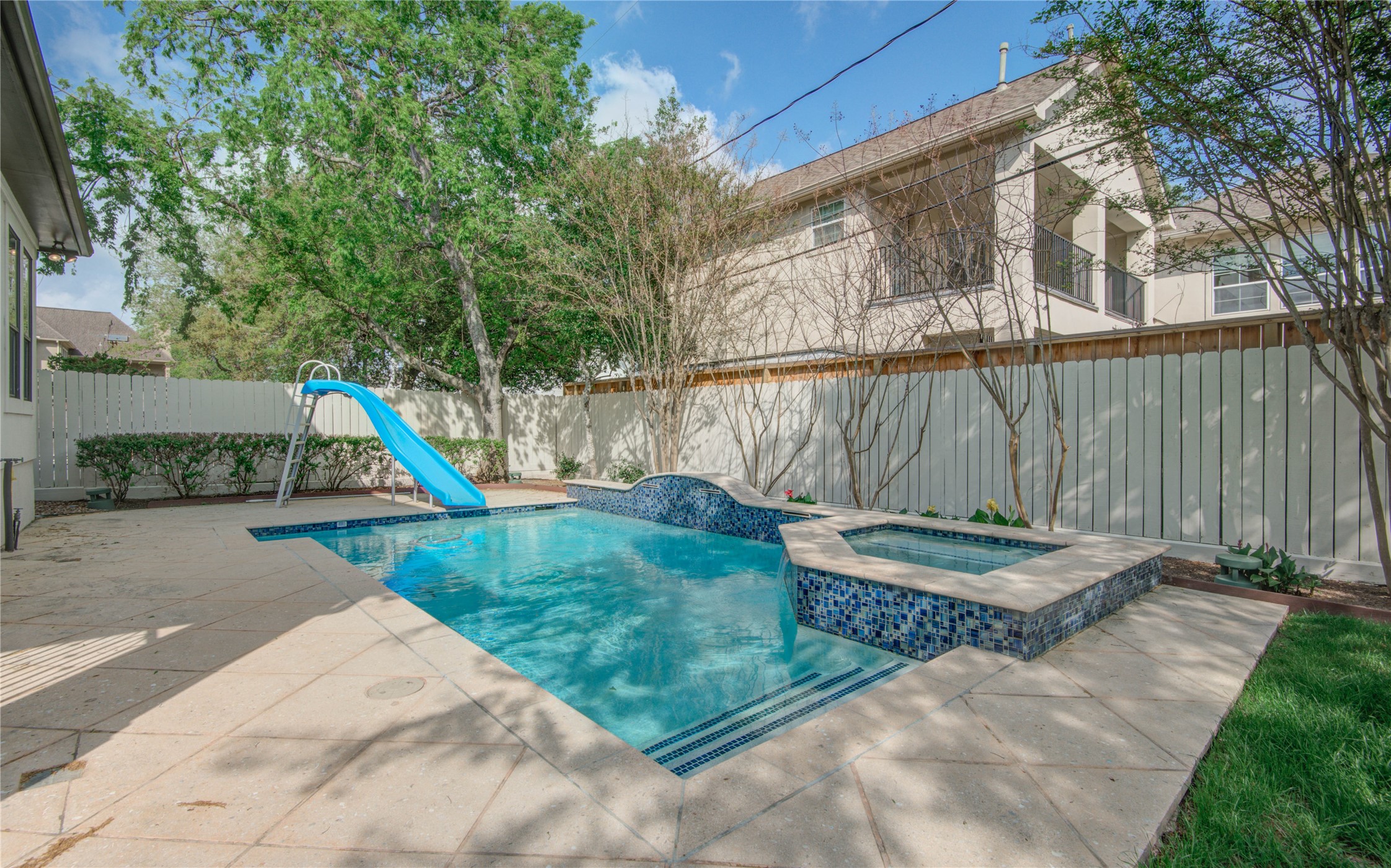Replaced pool heater and pump - If you have additional questions regarding 4602 Holt Street  in Bellaire or would like to tour the property with us call 800-660-1022 and reference MLS# 95627903.