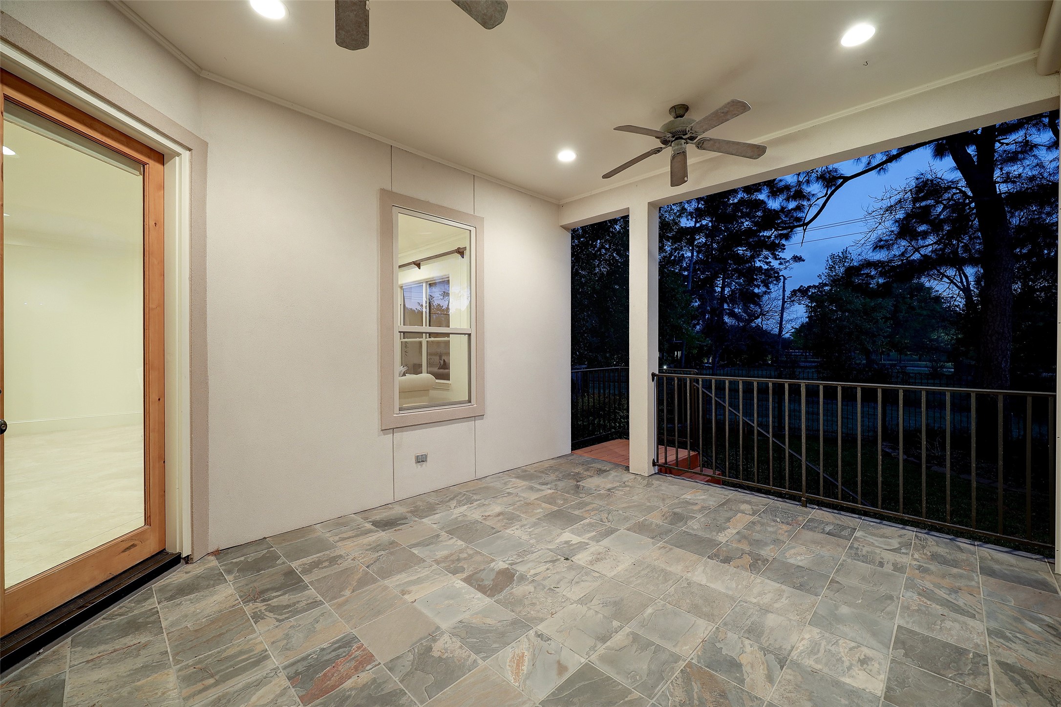 2016 W 14th Houston TX 77008