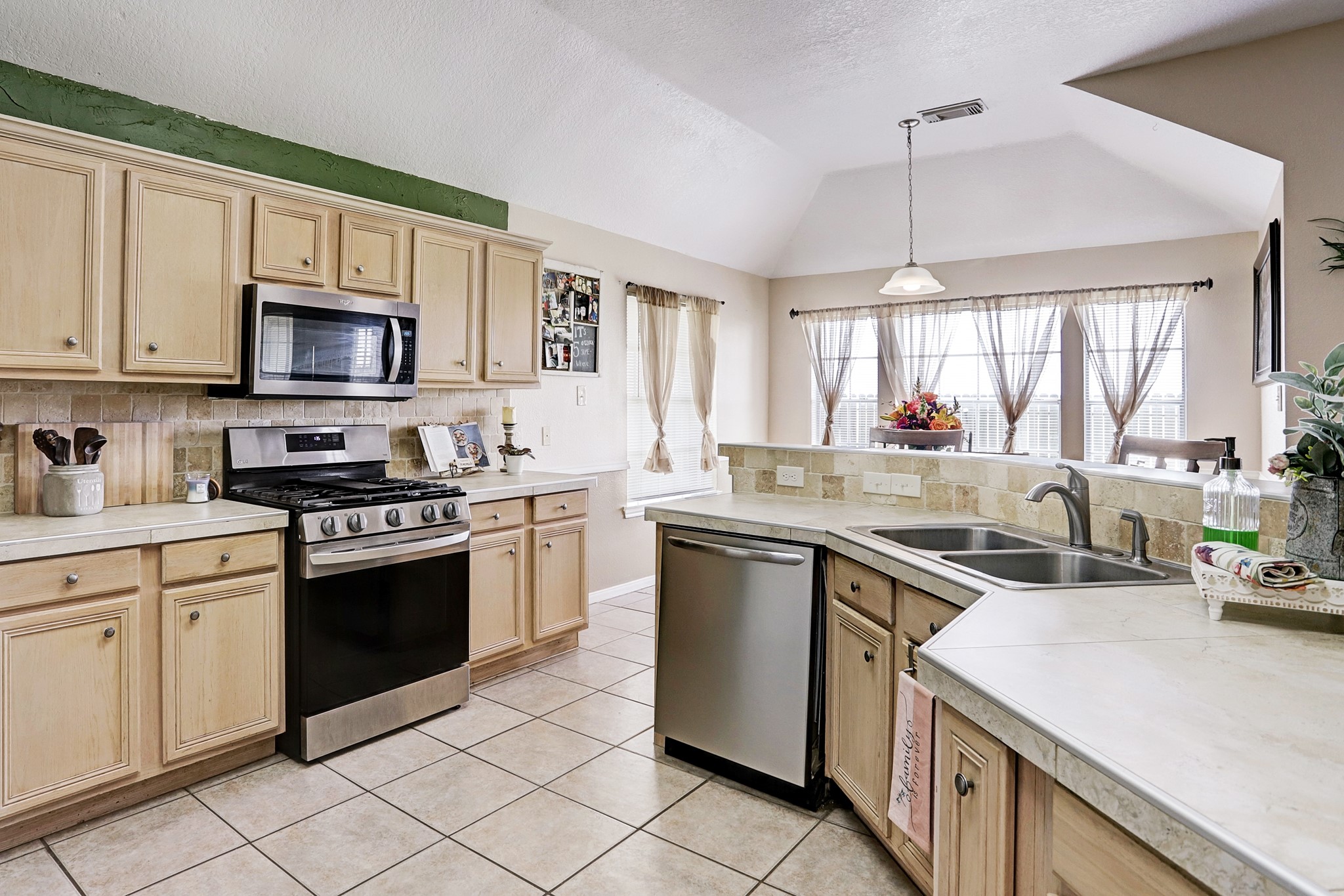 390 QUAIL BEND Sealy TX 77474