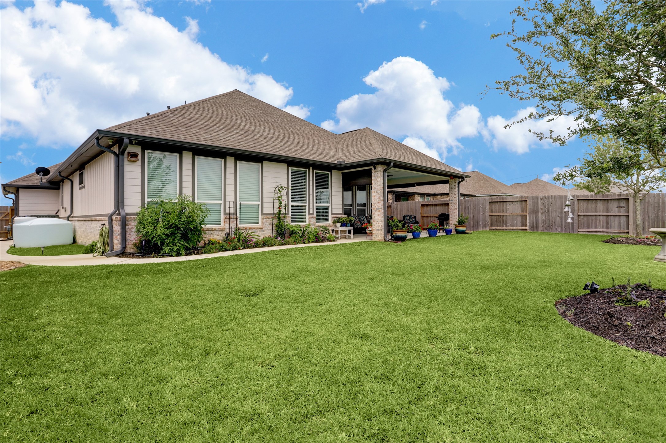 409 Hunters Crossing Drive Sealy TX 77474