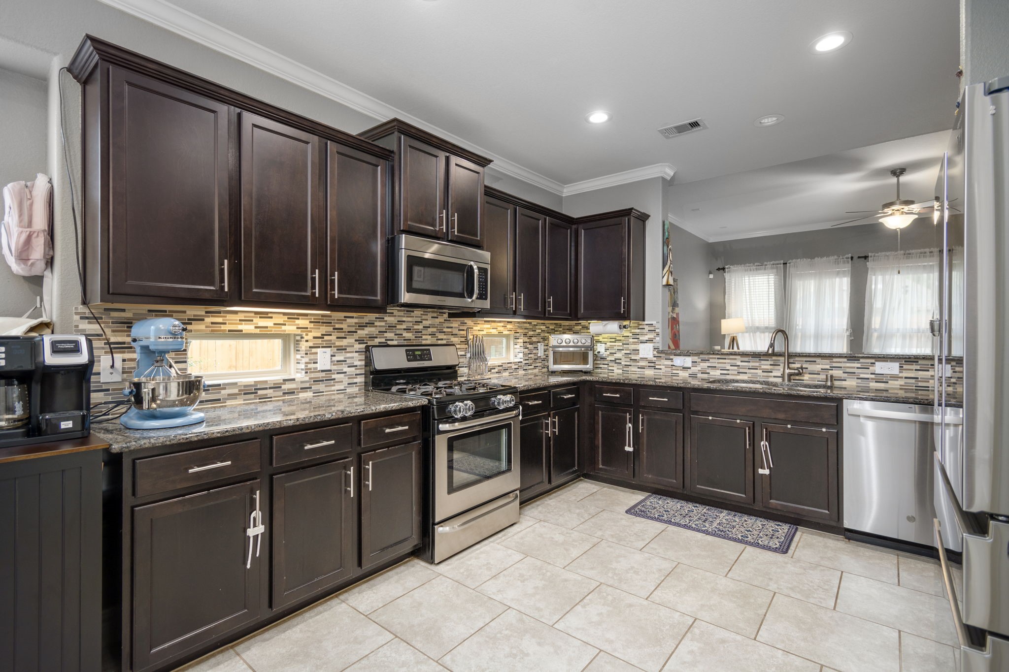 Expansive Kitchen - If you have additional questions regarding 7423 Simpson Springs Lane  in Spring or would like to tour the property with us call 800-660-1022 and reference MLS# 15164487.