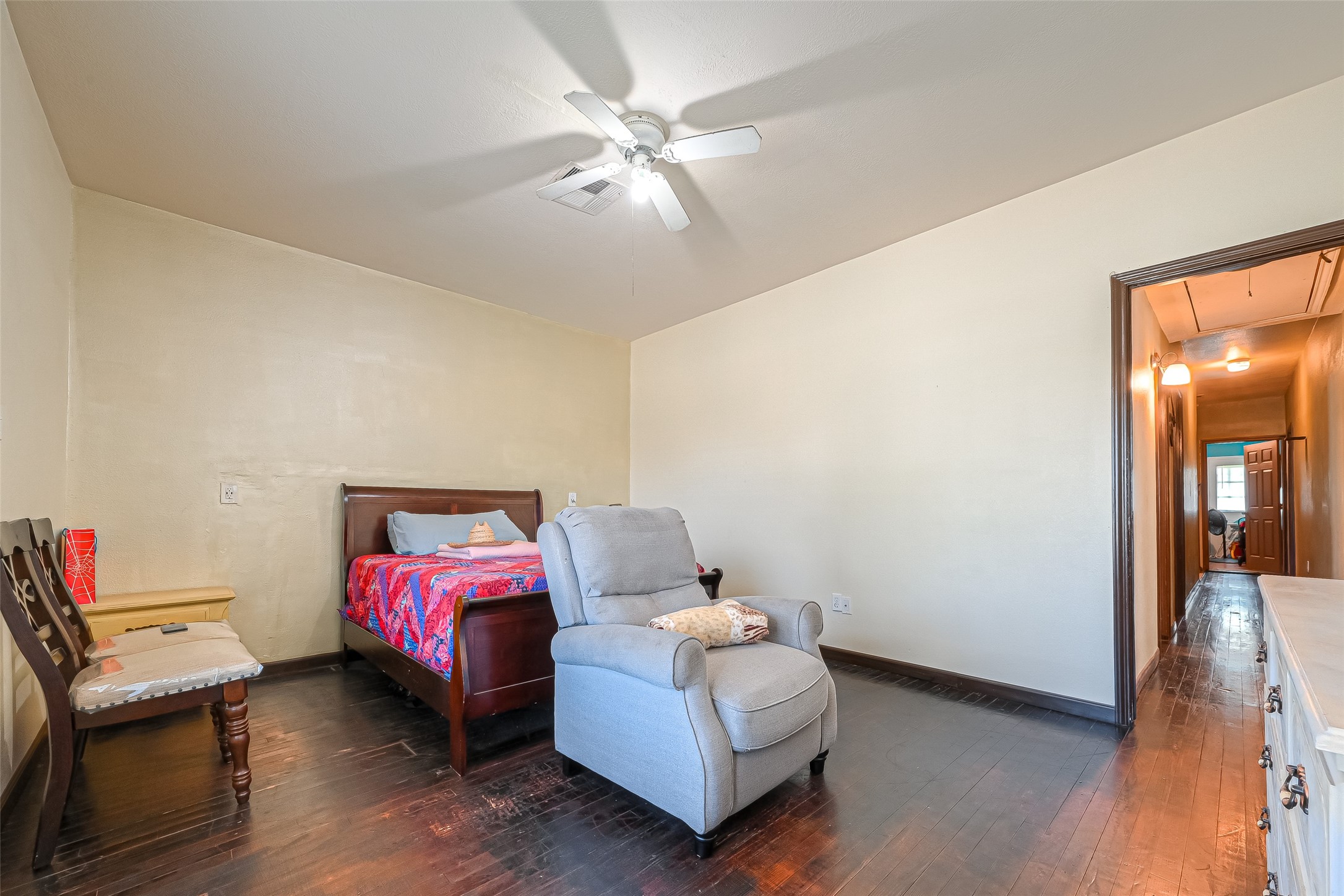 Bedroom #1 - If you have additional questions regarding 122 W Sterling Street  in Baytown or would like to tour the property with us call 800-660-1022 and reference MLS# 98485441.