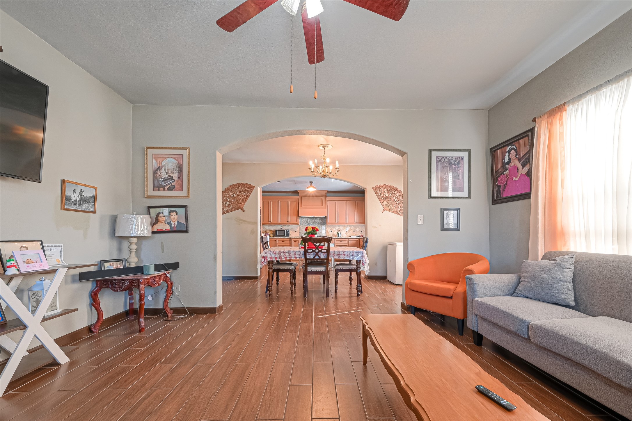 Leads into the dining room. - If you have additional questions regarding 122 W Sterling Street  in Baytown or would like to tour the property with us call 800-660-1022 and reference MLS# 98485441.