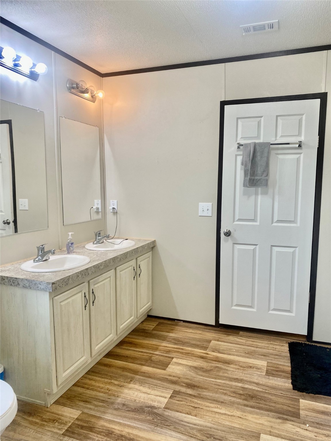 2919 Railwood Street Street Baytown TX 77521