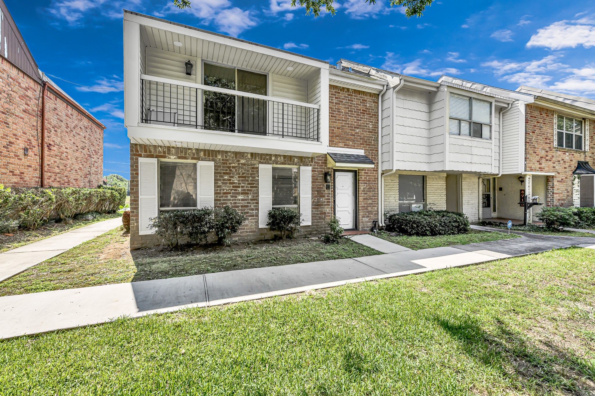 Welcome to 4719 Indian Trail - If you have additional questions regarding 4719 Indian Trail  in Baytown or would like to tour the property with us call 800-660-1022 and reference MLS# 84015144.