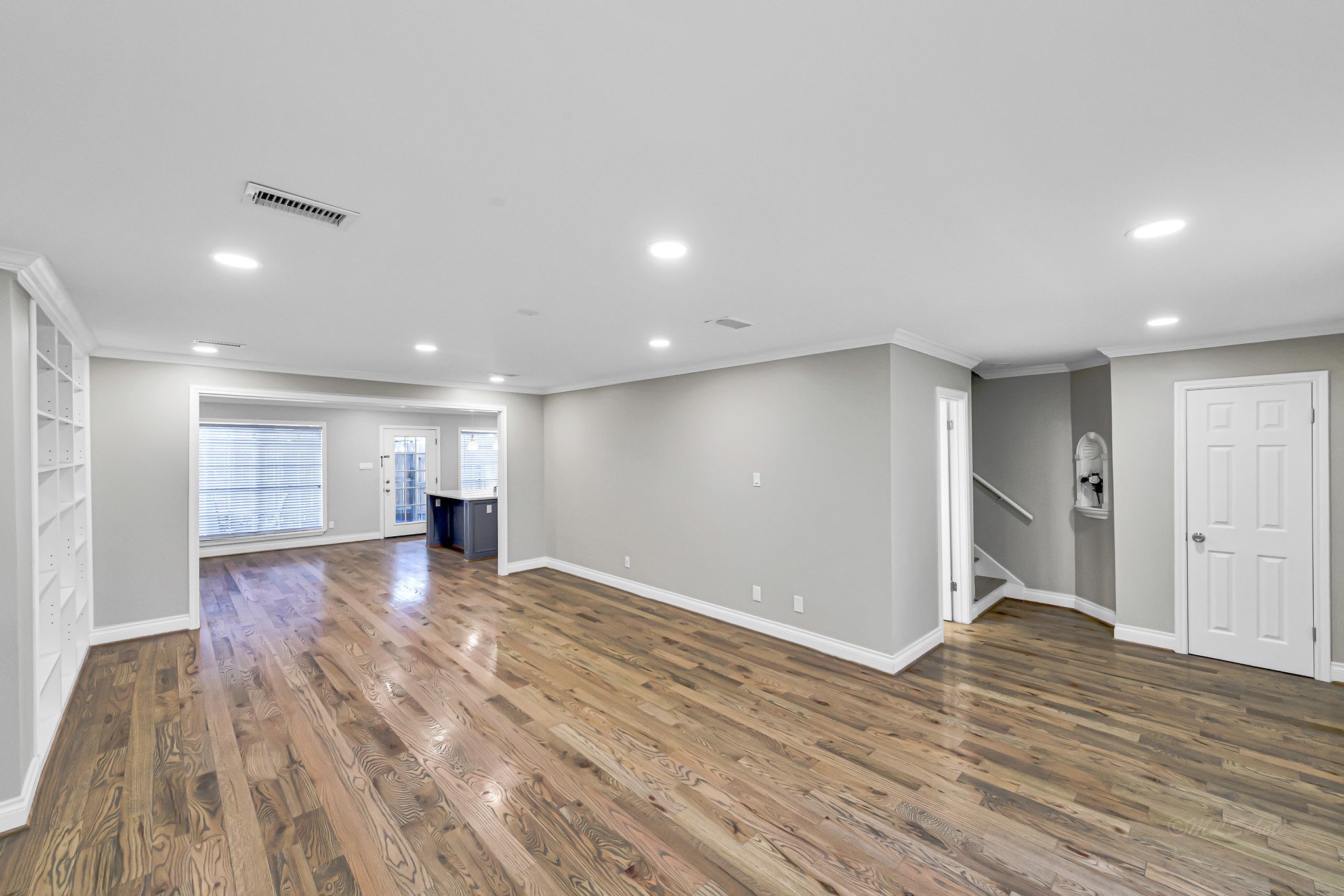 Tons of natural light - If you have additional questions regarding 4719 Indian Trail  in Baytown or would like to tour the property with us call 800-660-1022 and reference MLS# 84015144.