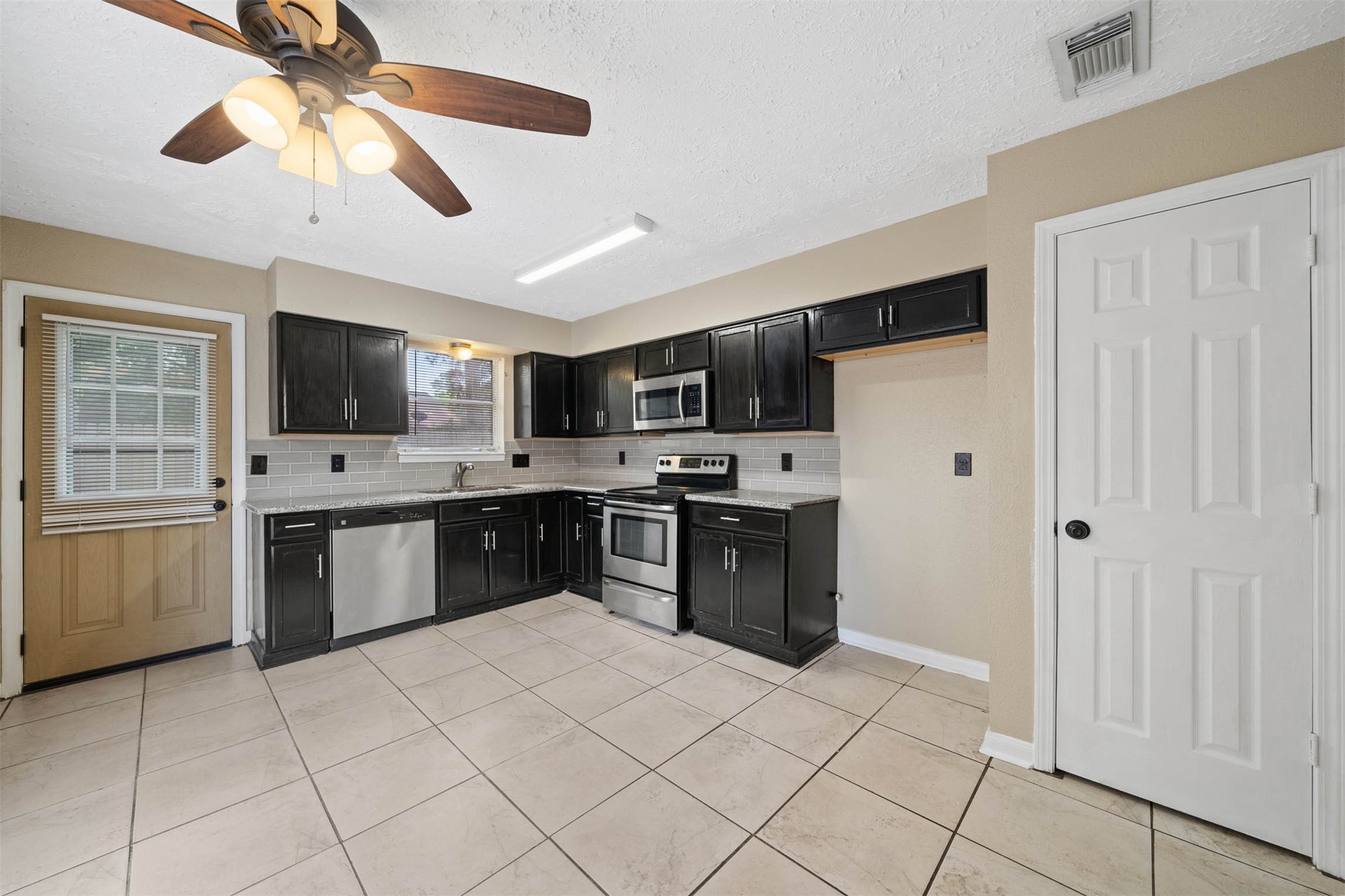 If you have additional questions regarding 4522 Tylergate Drive  in Spring or would like to tour the property with us call 800-660-1022 and reference MLS# 46181760.
