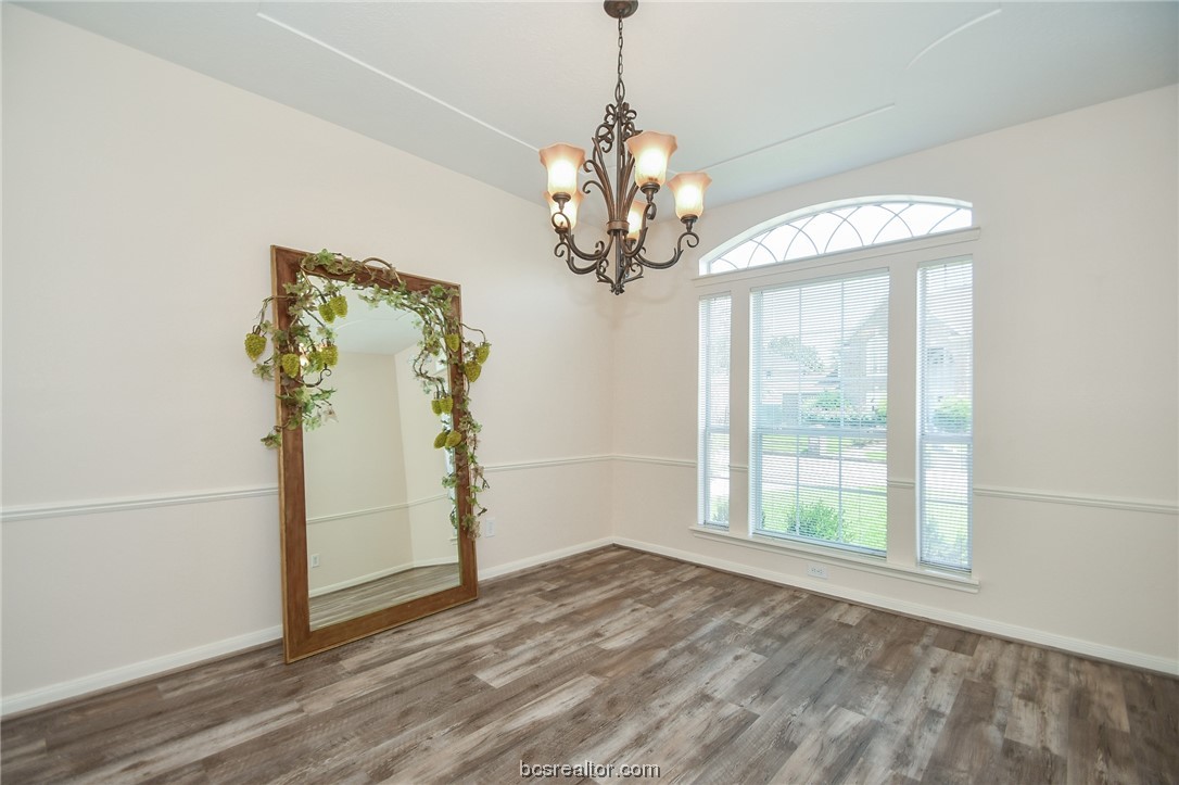DINING ROOM - If you have additional questions regarding 4420 IRONWOOD DR  in Baytown or would like to tour the property with us call 800-660-1022 and reference MLS# 23007425.